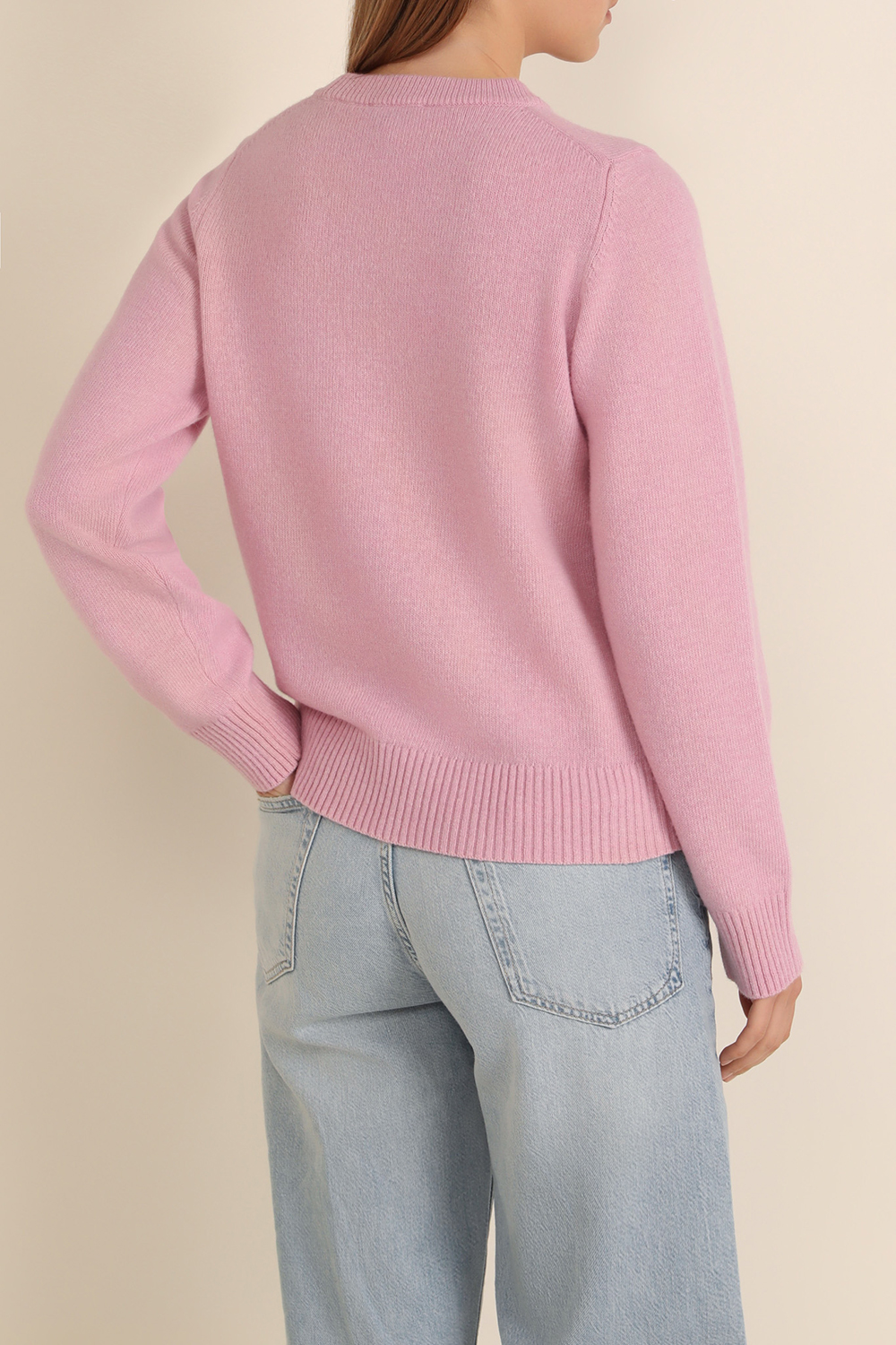 תמונת דוגמן אחורית של חולצת סריג