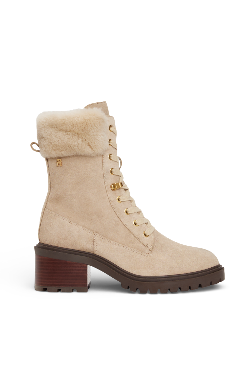 תמונה קידמית של מגפוני שרוכים