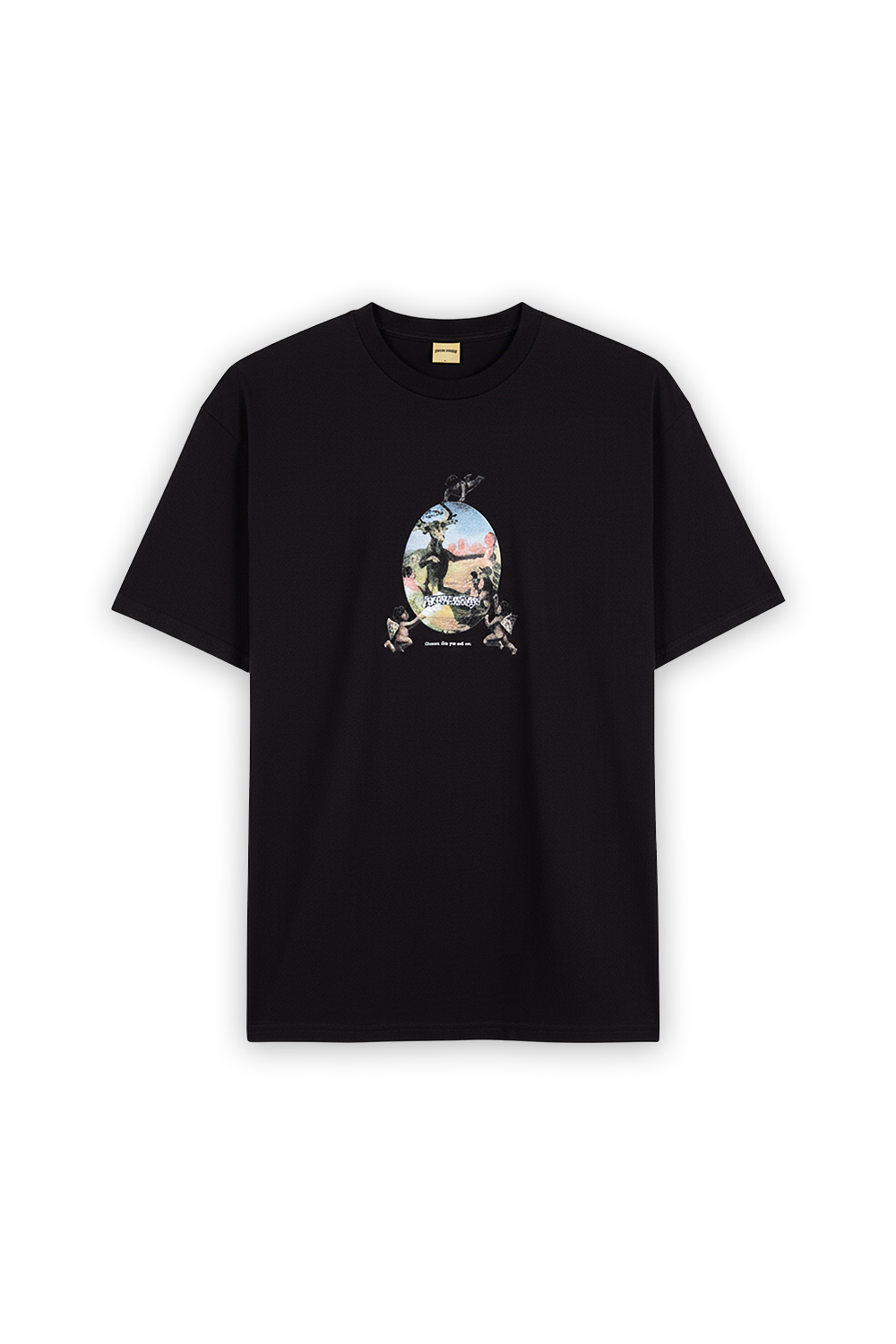 תמונה קידמית של חולצת טי