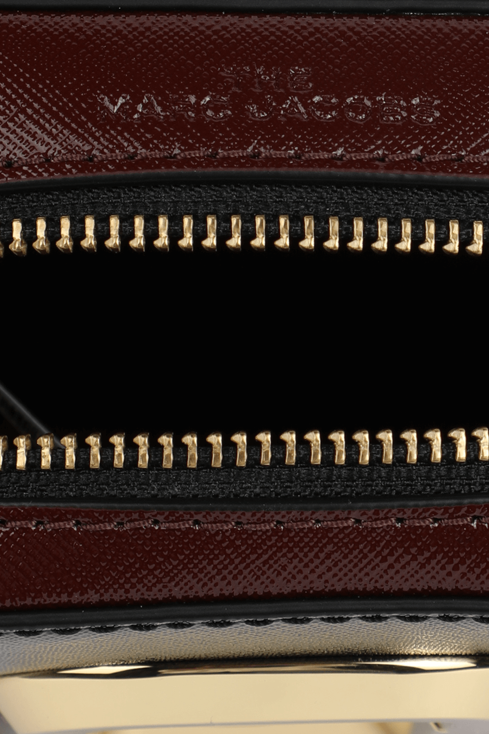 תמונת פנים של The Hot Shot in Black and Red