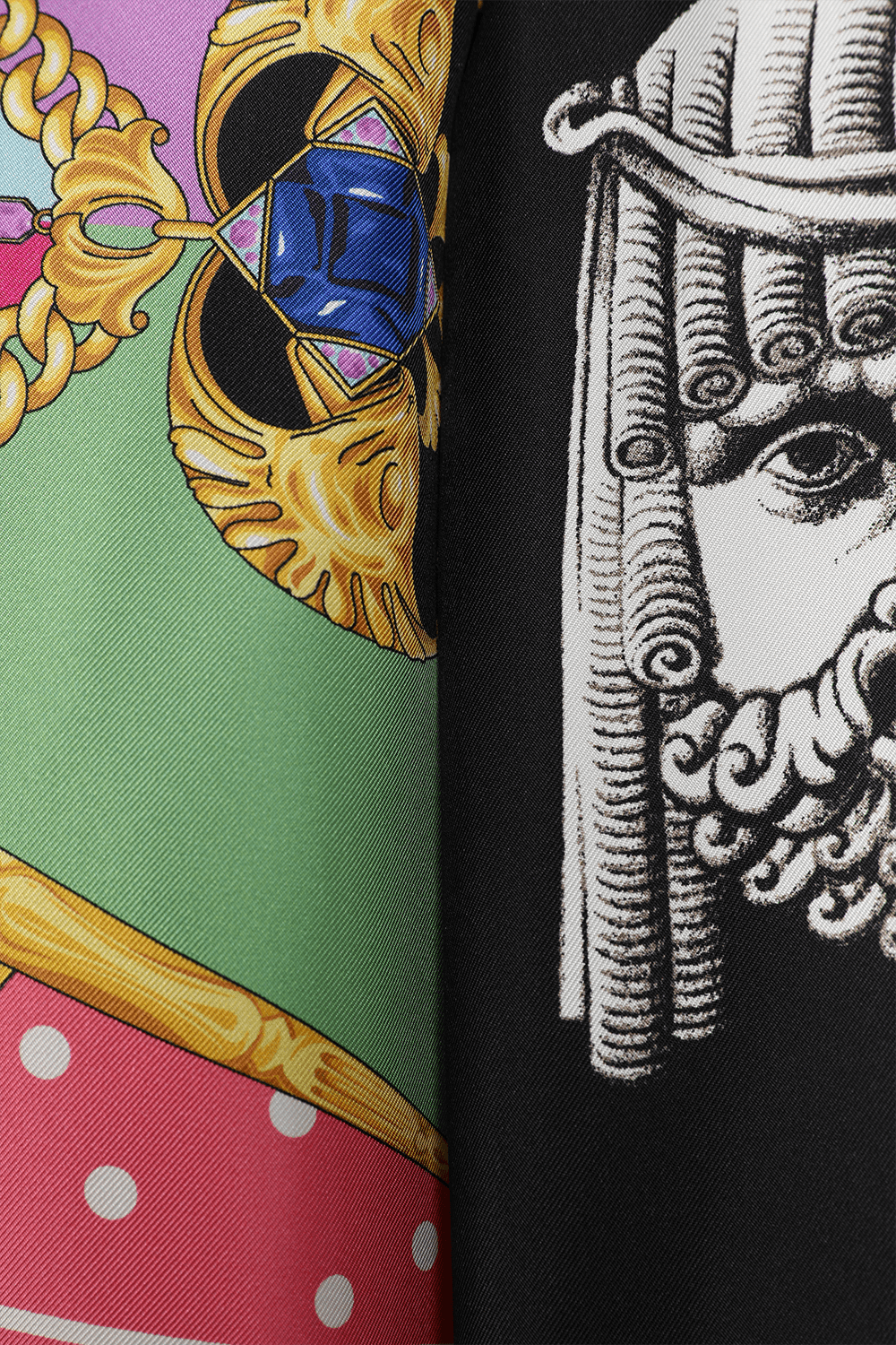 תמונה אחורית של חולצת משי בהדפס בארוק צבעוני