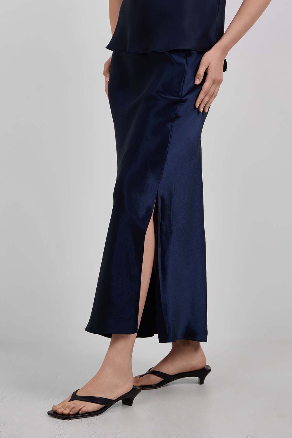 תמונת דוגמן קידמית של חצאית מקסי