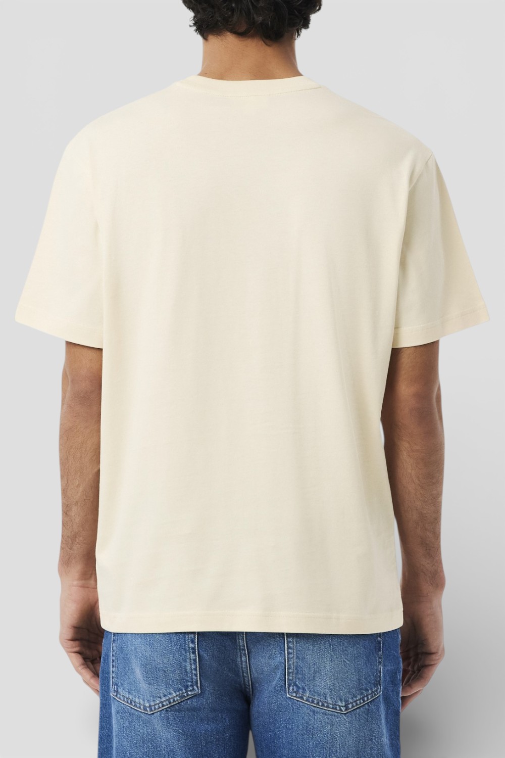 תמונת דוגמן אחורית של חולצת טי בגזרה ישרה