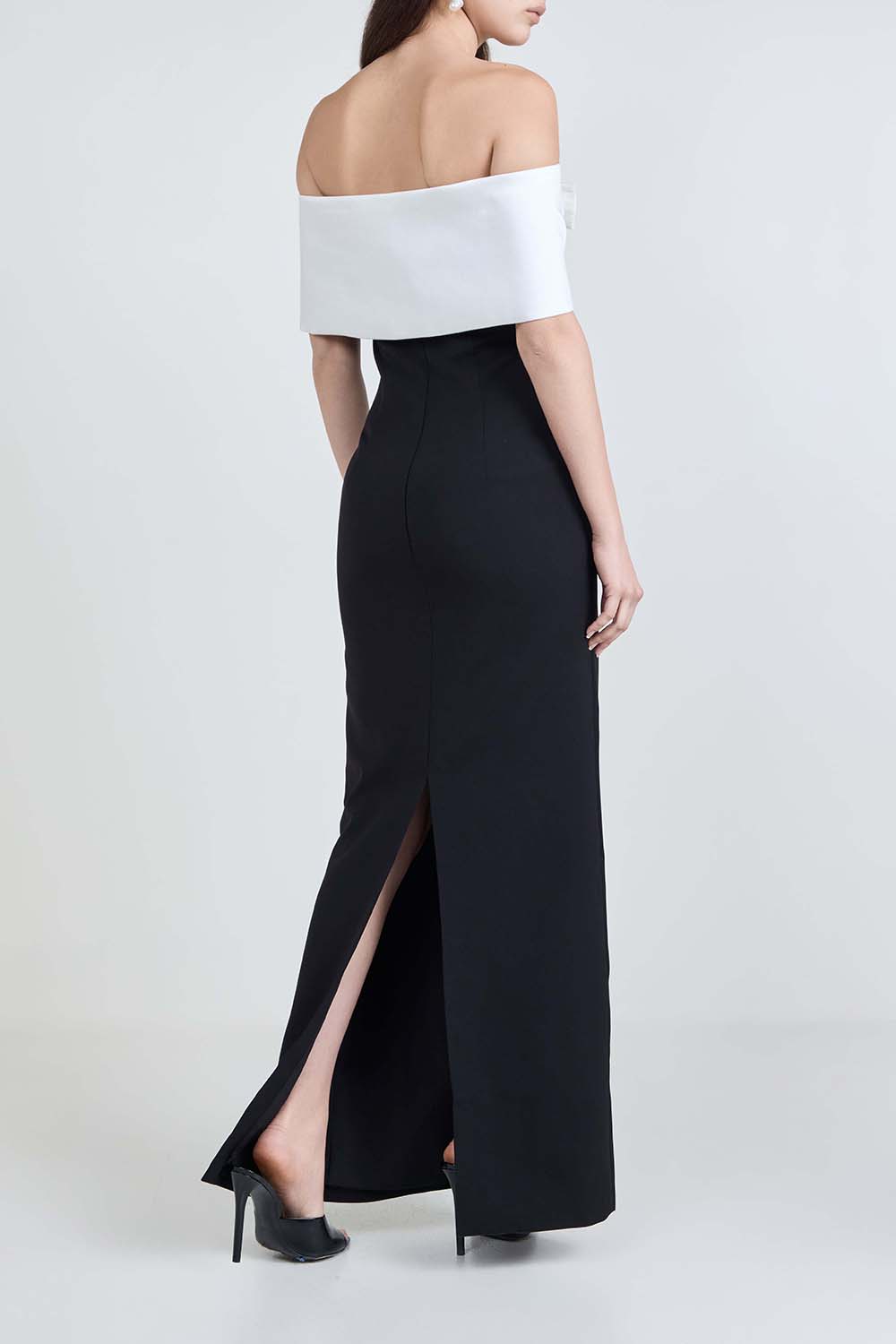 תמונת דוגמן אחורית של שמלת מקסי