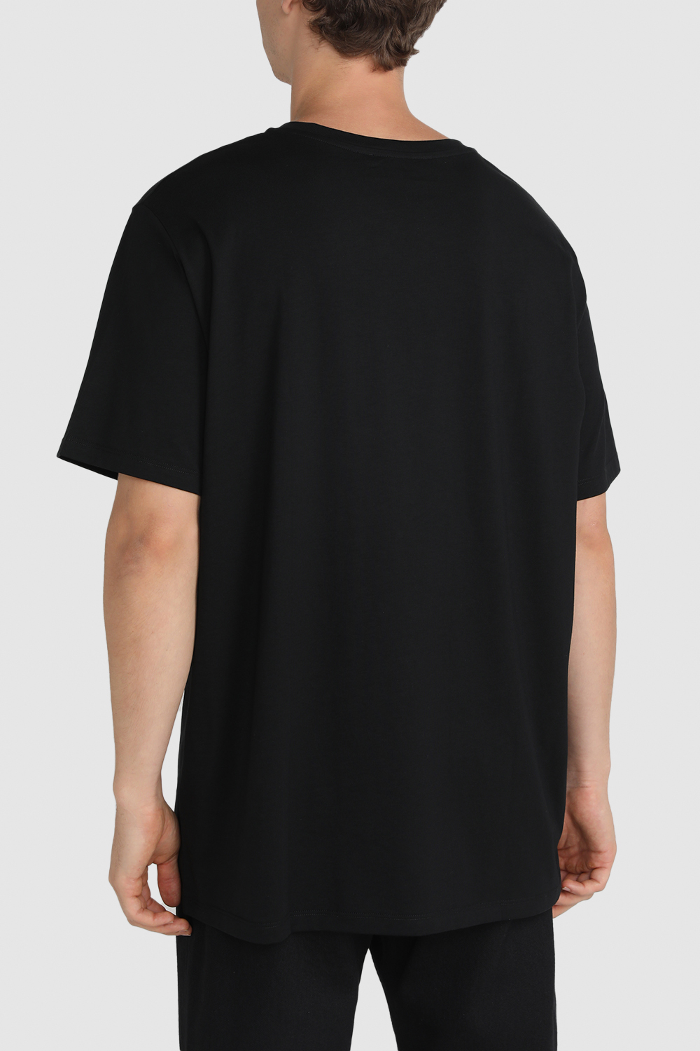 תמונת דוגמן אחורית של חולצת טי רפלקטיבית