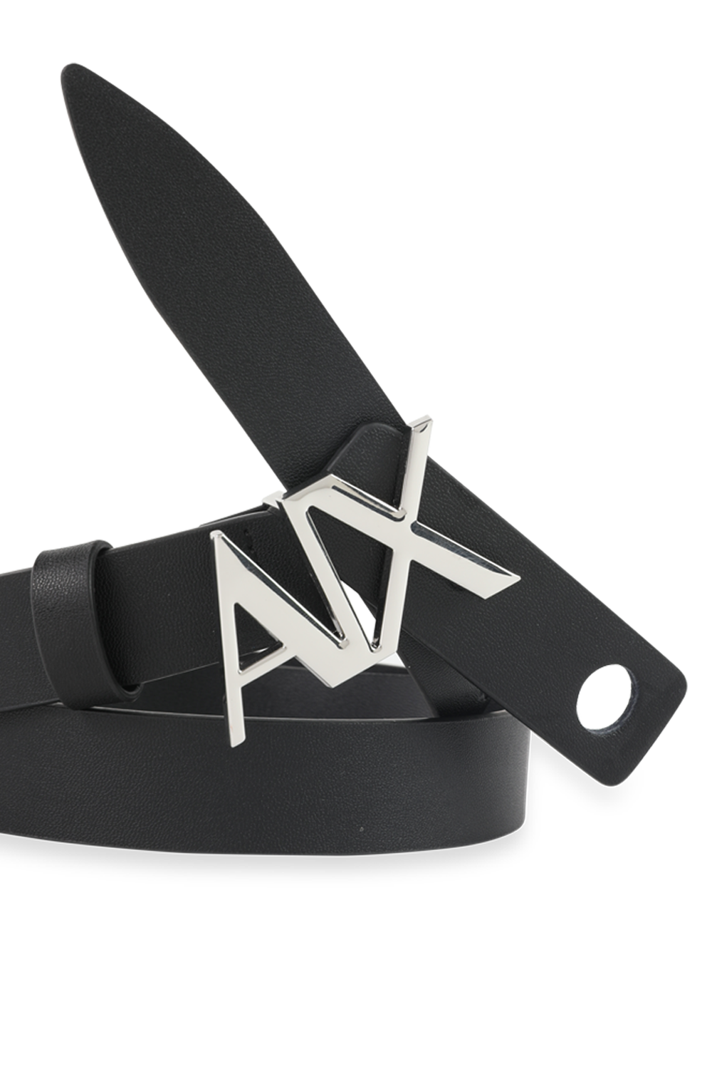 תמונת פנים של חגורה מעור עם אבזם מונוגרמי