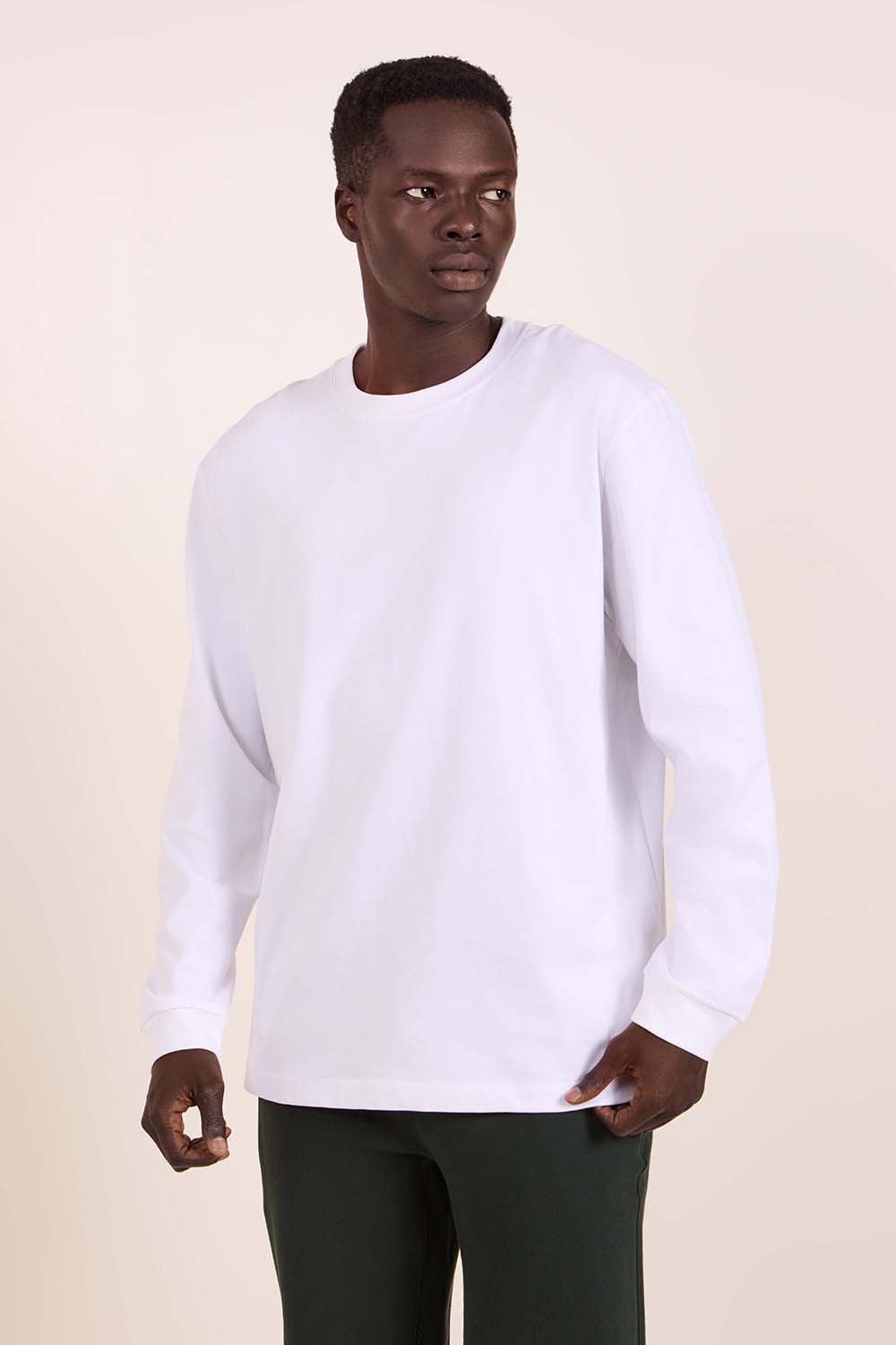 תמונת דוגמן קידמית של Heavyweight Cotton Jersey Long-Sleeve Shirt