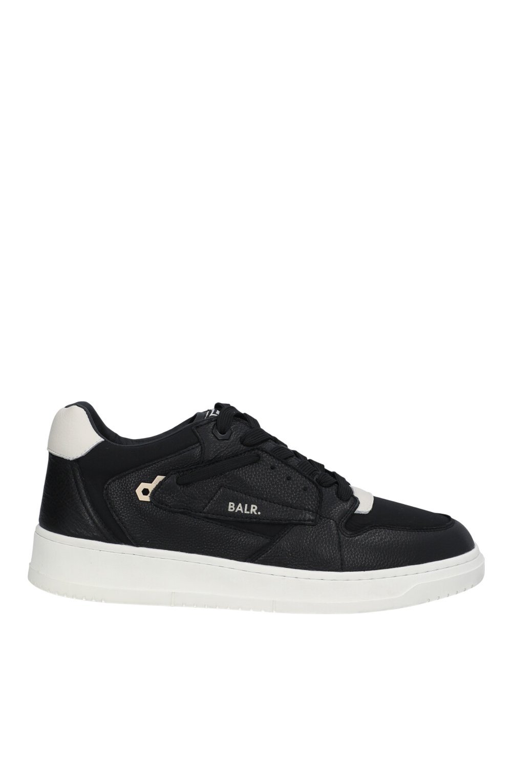 תמונה קידמית של סניקרס