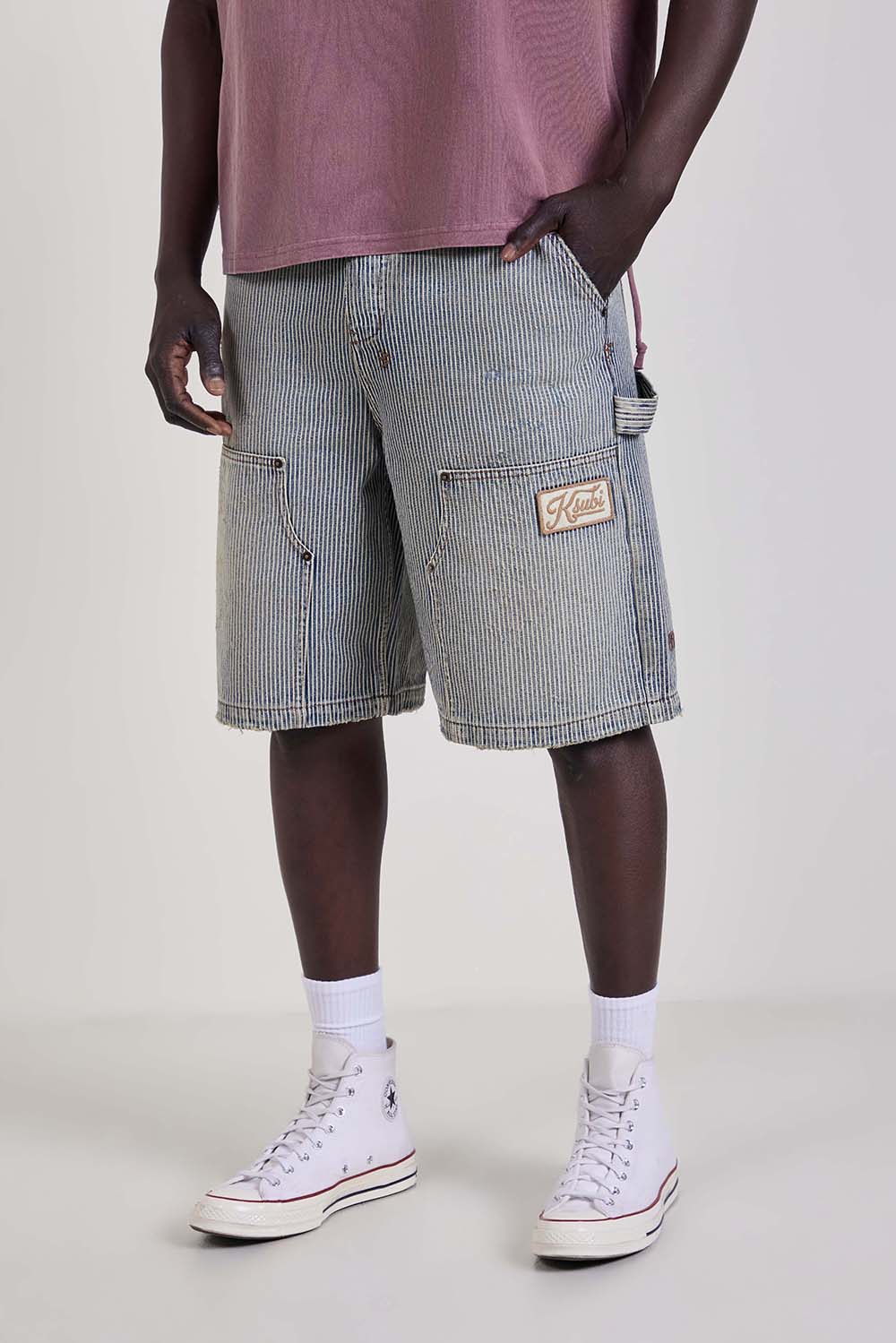 תמונת דוגמן קידמית של מכנסי ברמודה אוברסייז