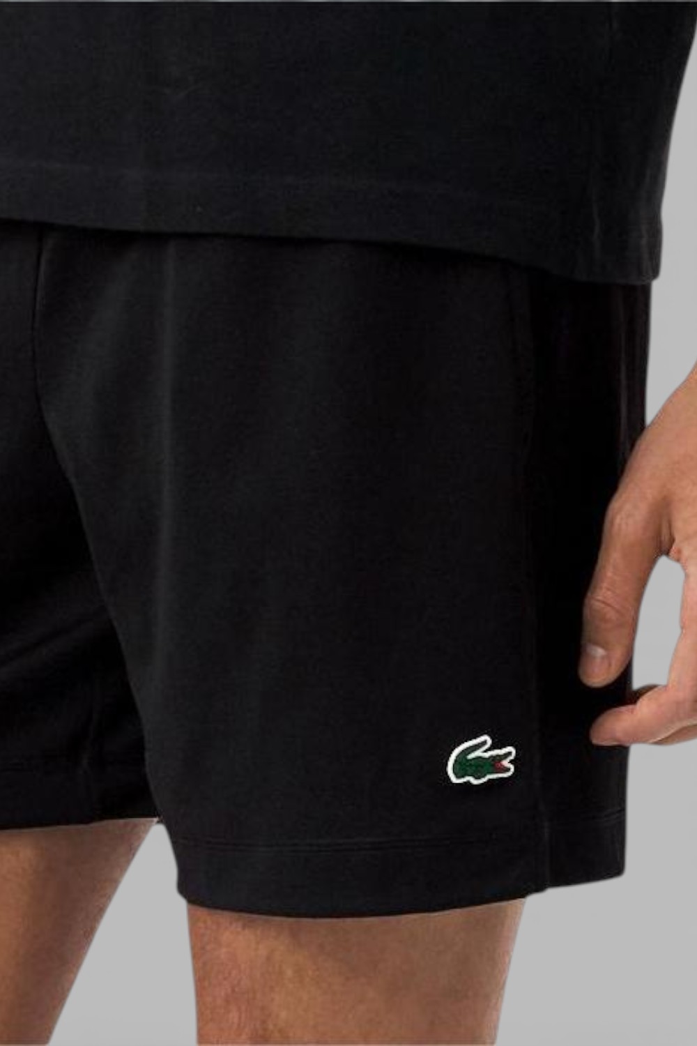 תמונת תקריב דוגמן של מכנסיים קצרים