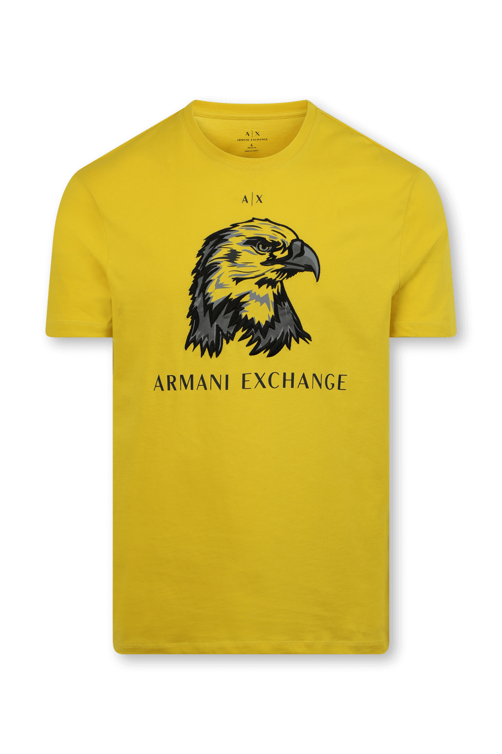 תמונה קידמית של טי שירט עם סמל נשר ממותג בגוון צהוב