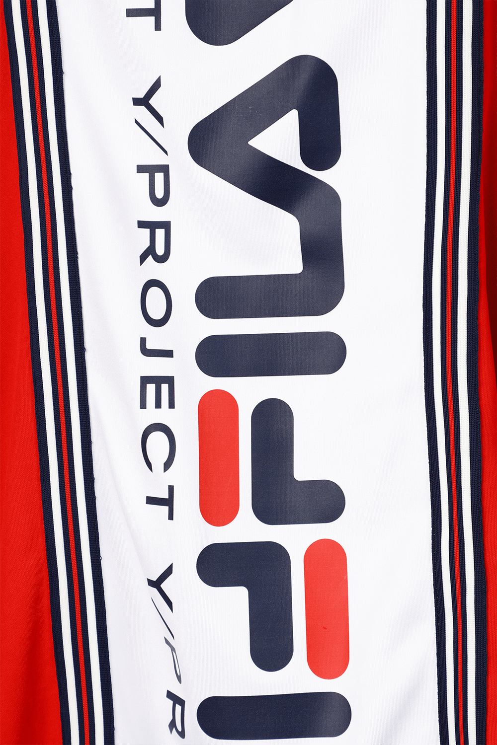 תמונה אחורית של פילה X וואי פרוג'קט חצאית מקסי אדומה עם שסע