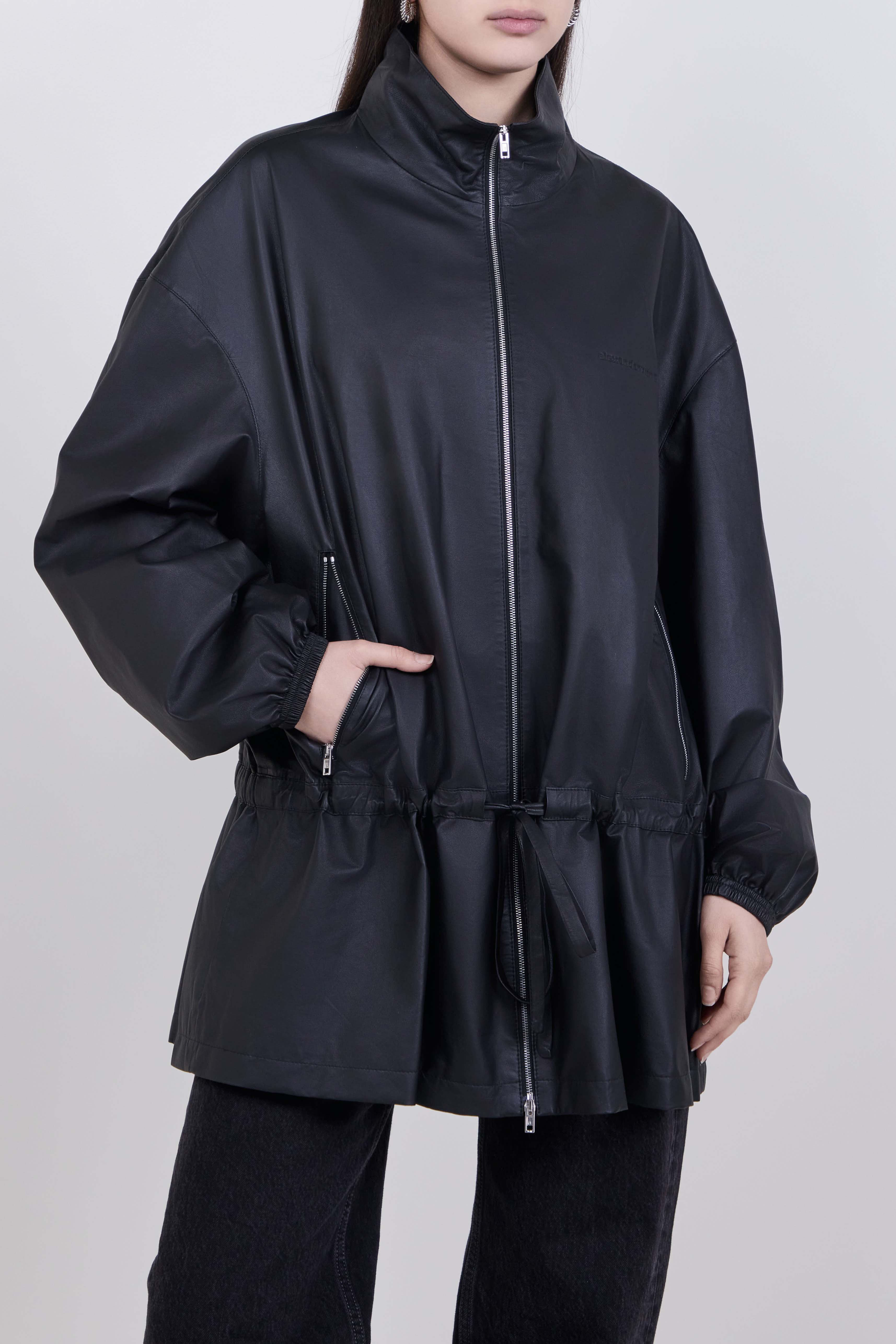 תמונת דוגמן קידמית של ז'קט עור אוברסייז