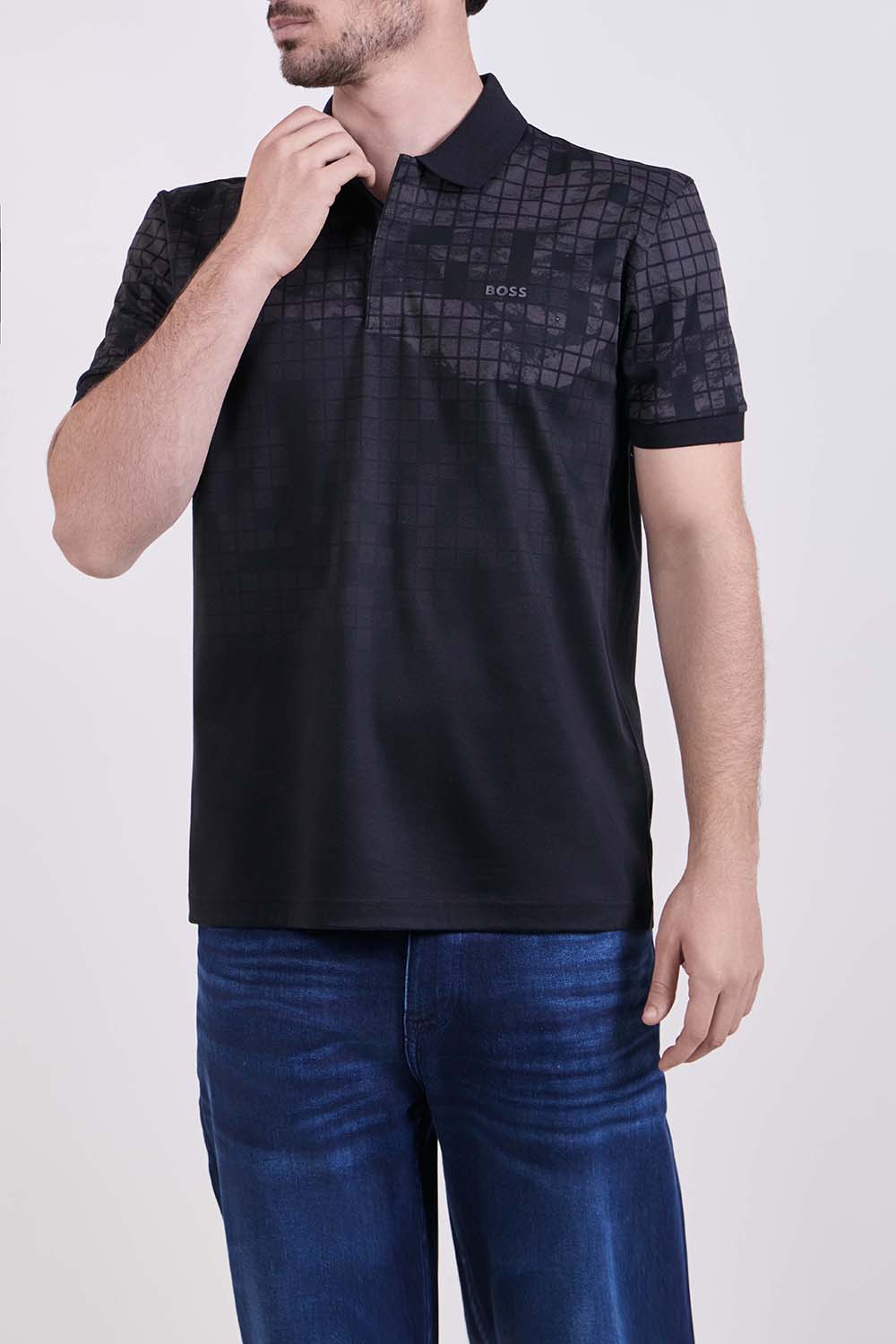 תמונת דוגמן קידמית של חולצת פולו