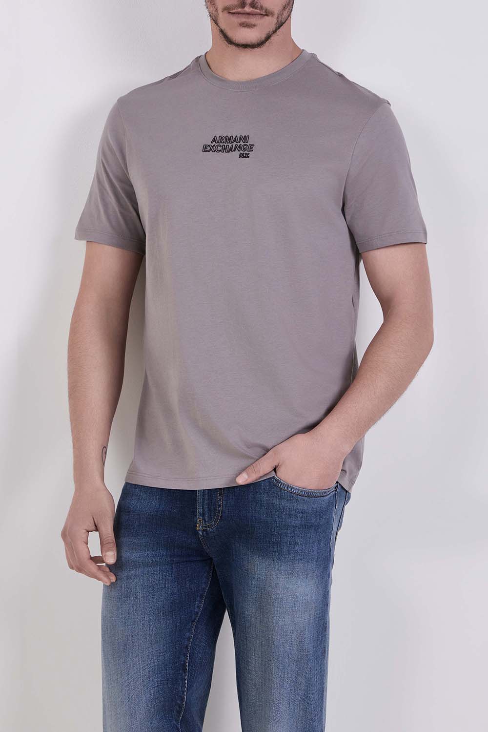 תמונת דוגמן קידמית של חולצת טי