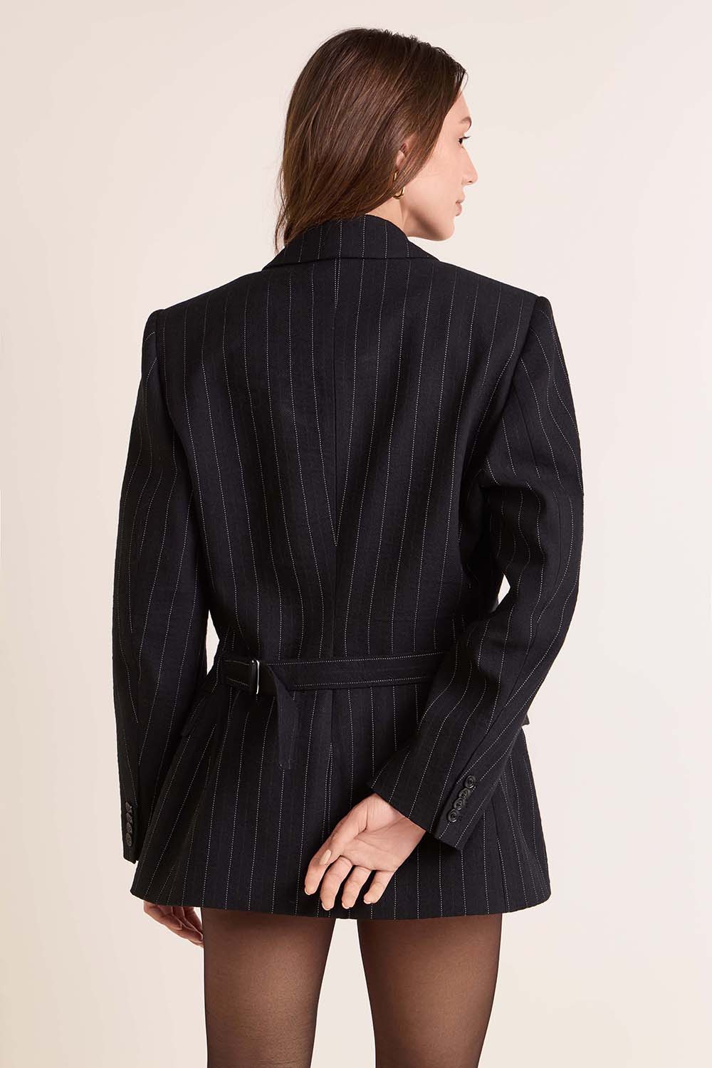 תמונת דוגמן אחורית של ז'קט מחוייט מיה