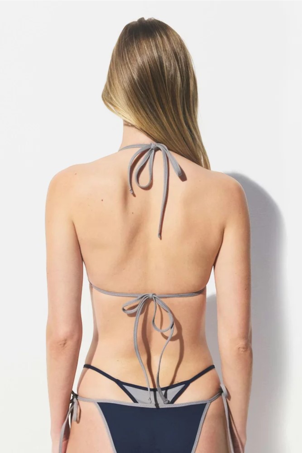 תמונת דוגמן אחורית של TRIANGLE TOP