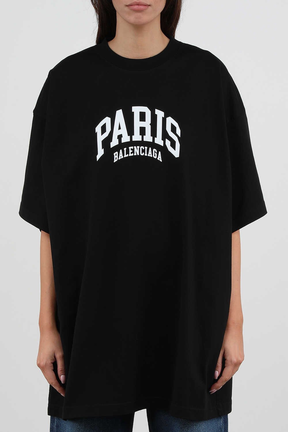 תמונת דוגמן קידמית של חולצת פריז אוברסייז שחורה