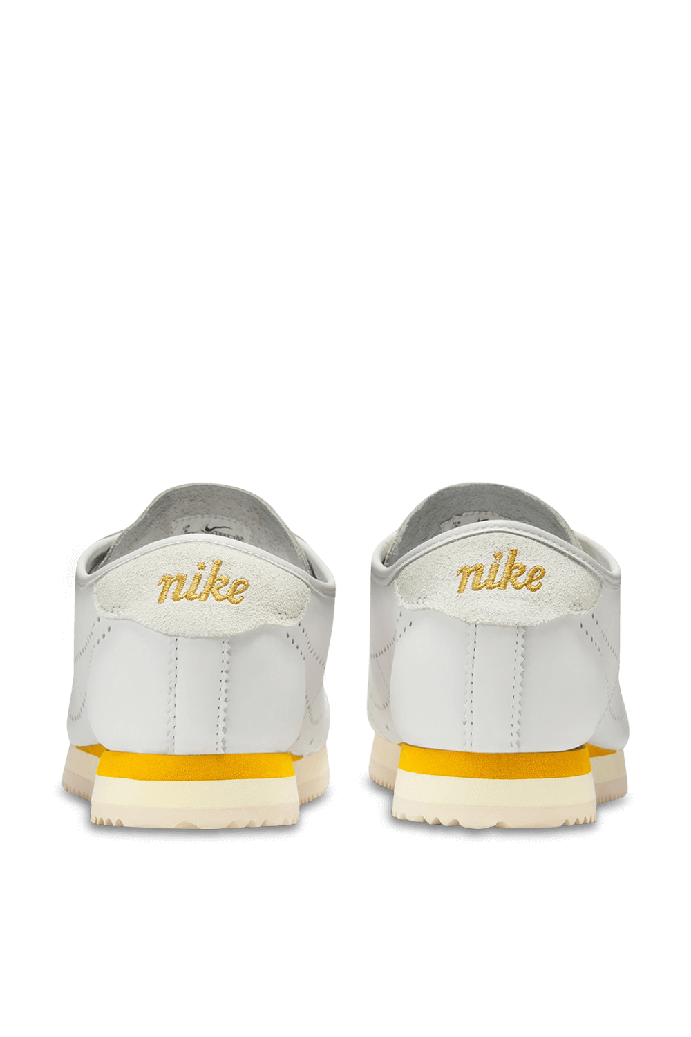 תמונת תקריב של נעלי סניקרס קורטז