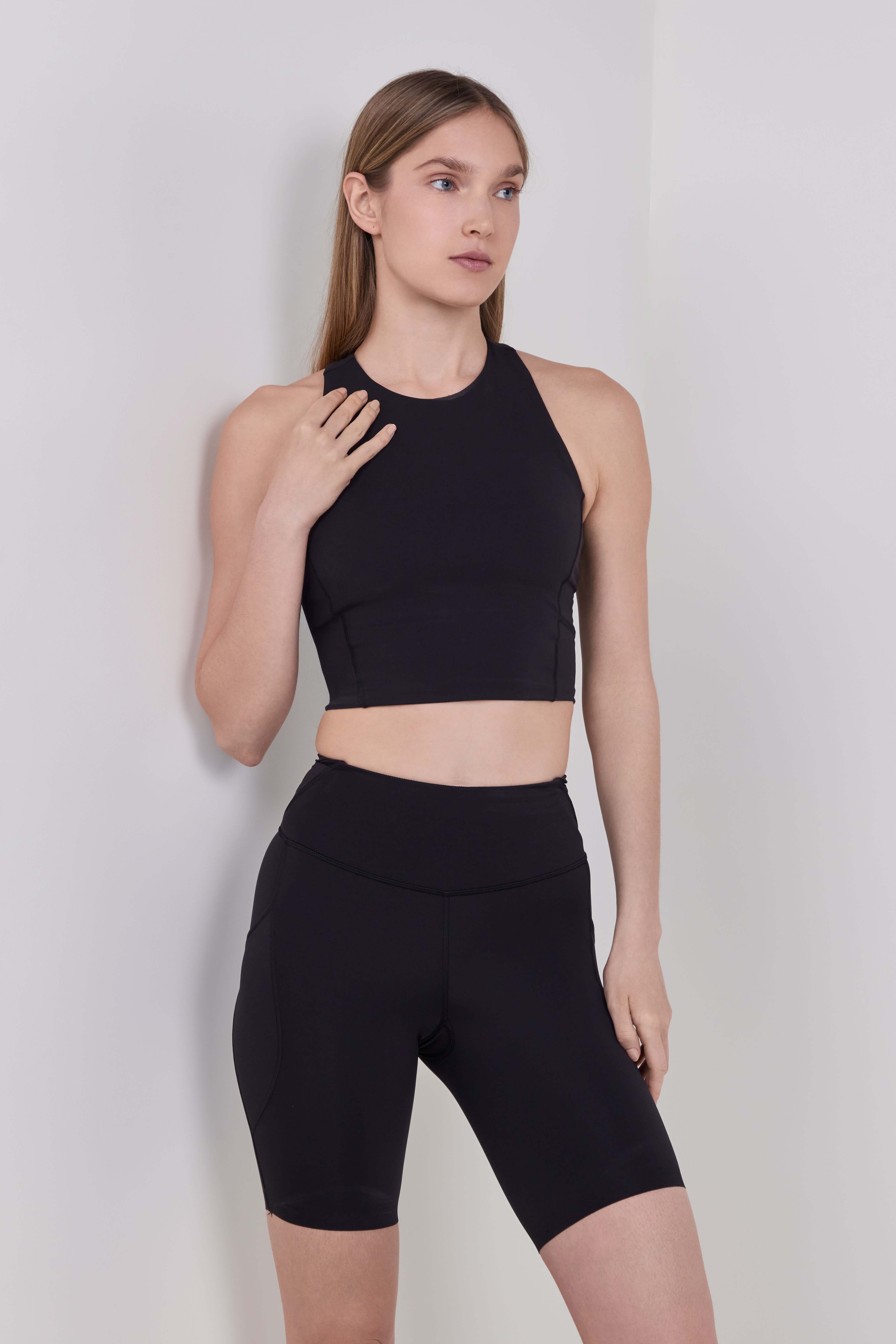 תמונת דוגמן קידמית של Swift Speed Cropped Tank Top B/C Cup