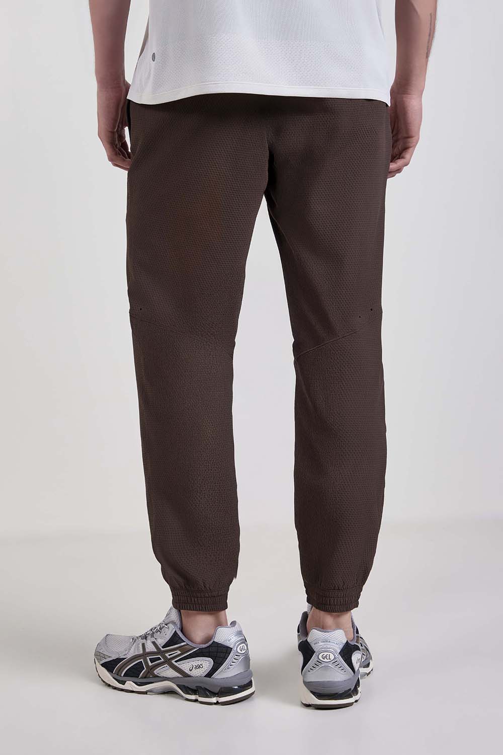 תמונת דוגמן אחורית של License To Train Textured Jogger*Regular