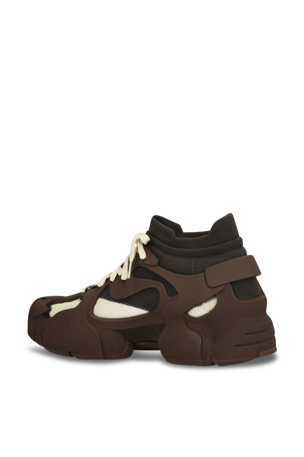 תמונה אחורית של נעלי סניקרס גרב