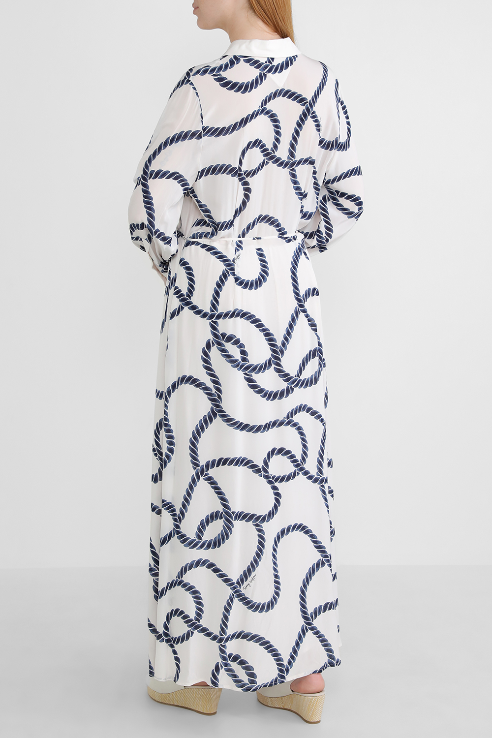 תמונת דוגמן אחורית של שמלת מקסי עם הדפס חבלים