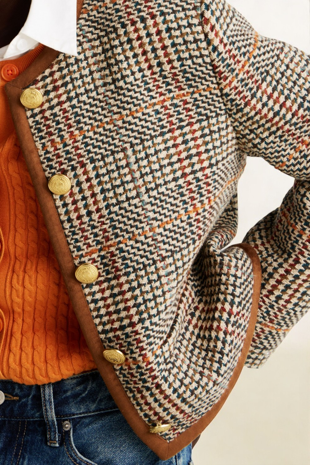 תמונת תקריב דוגמן של ז'קט טוויד