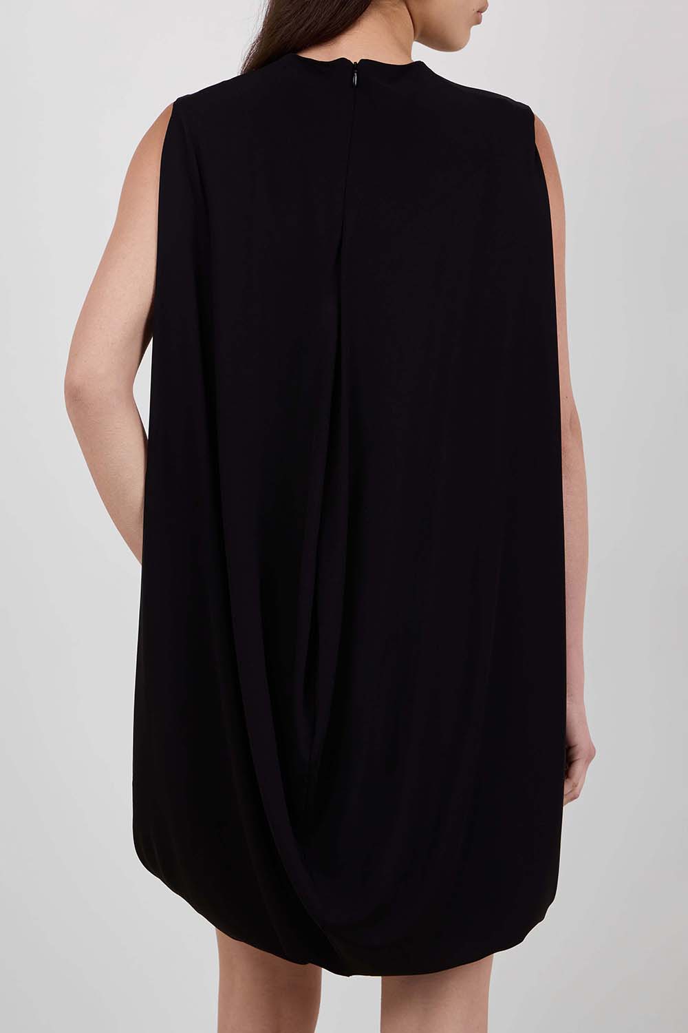 תמונת דוגמן אחורית של שמלת מיני