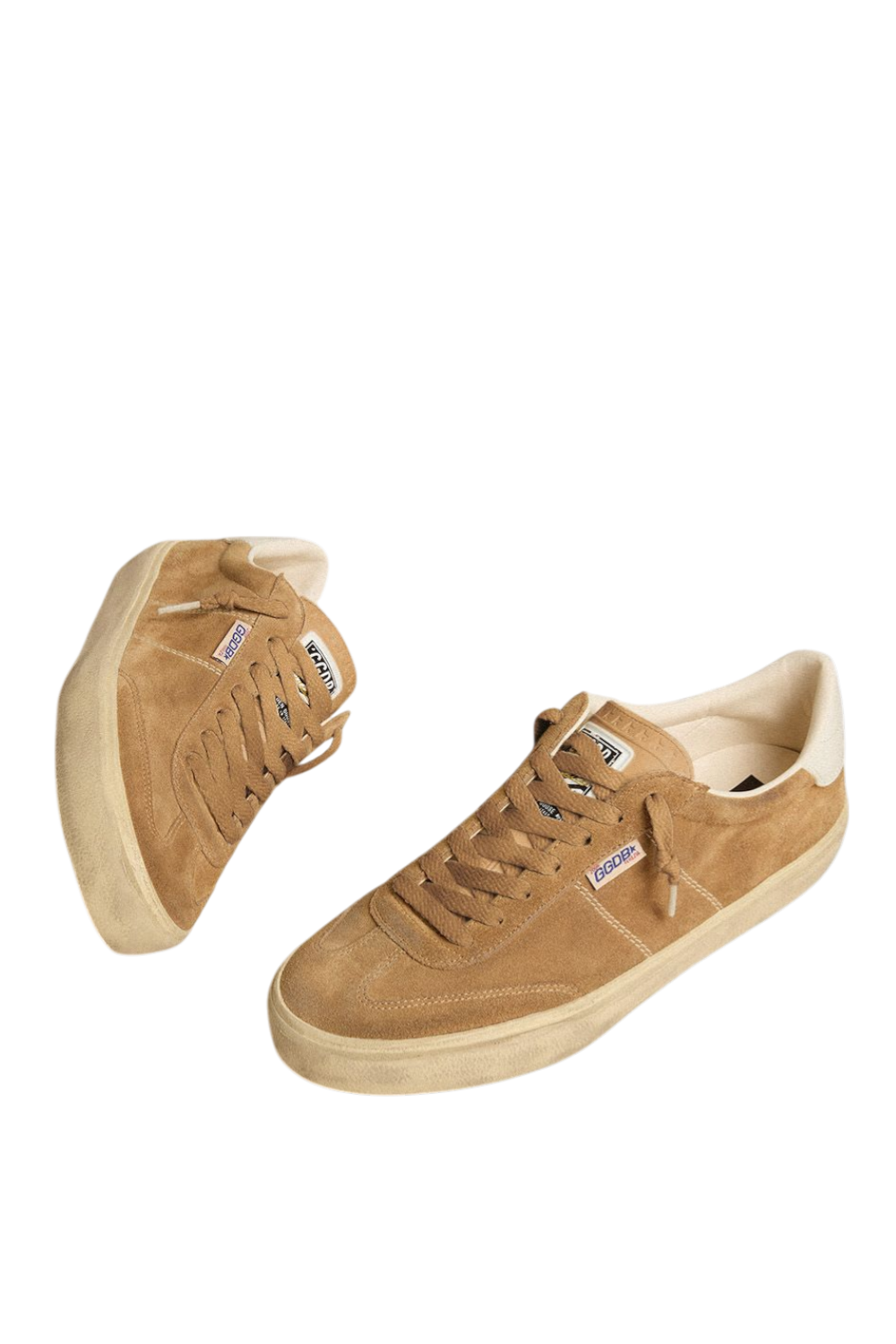 תמונת פנים של נעלי סניקרס