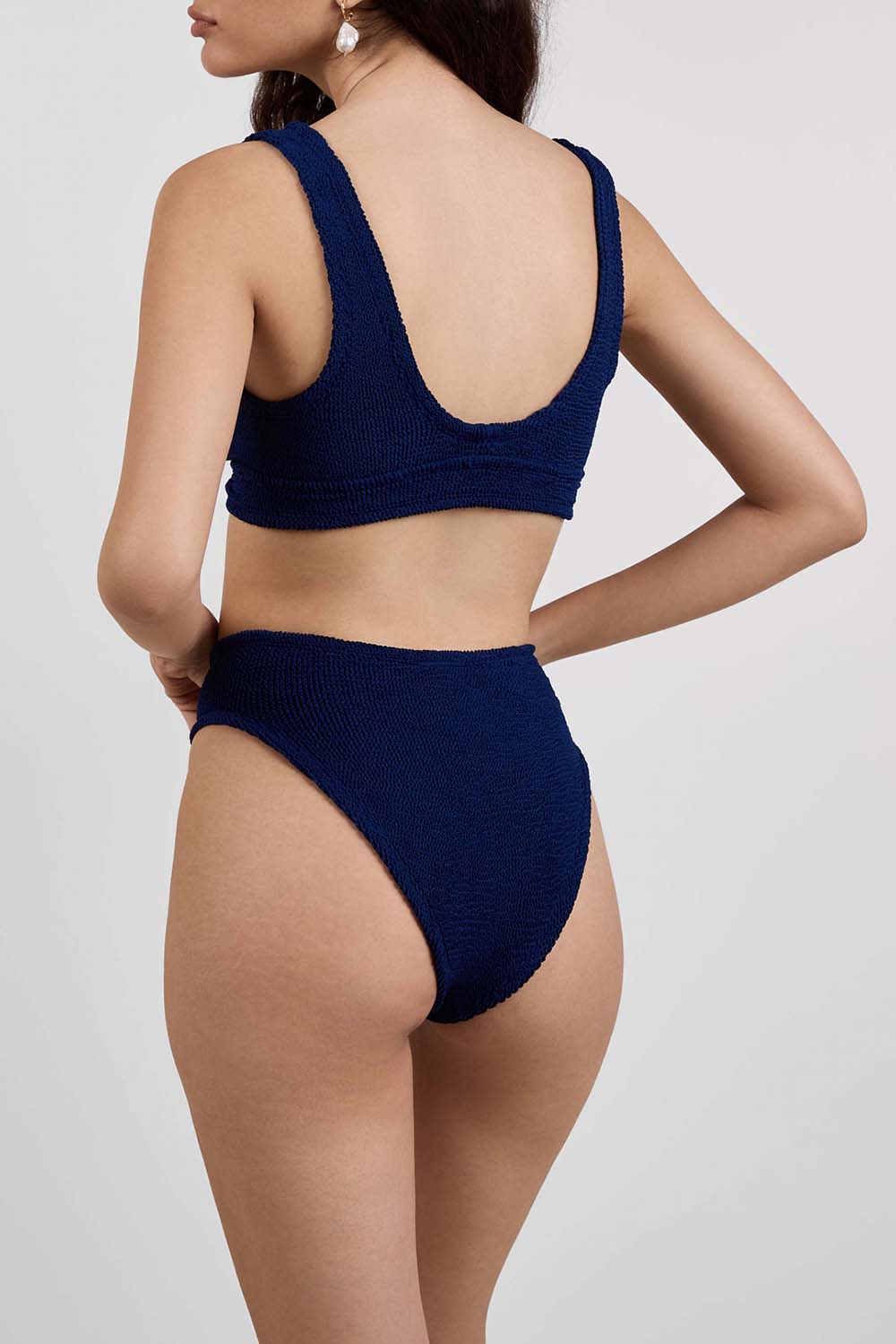 תמונת דוגמן אחורית של סט ביקיני אנג'ל