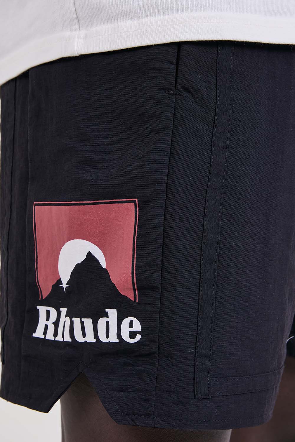 תמונת תקריב דוגמן של מכנסיים קצרים