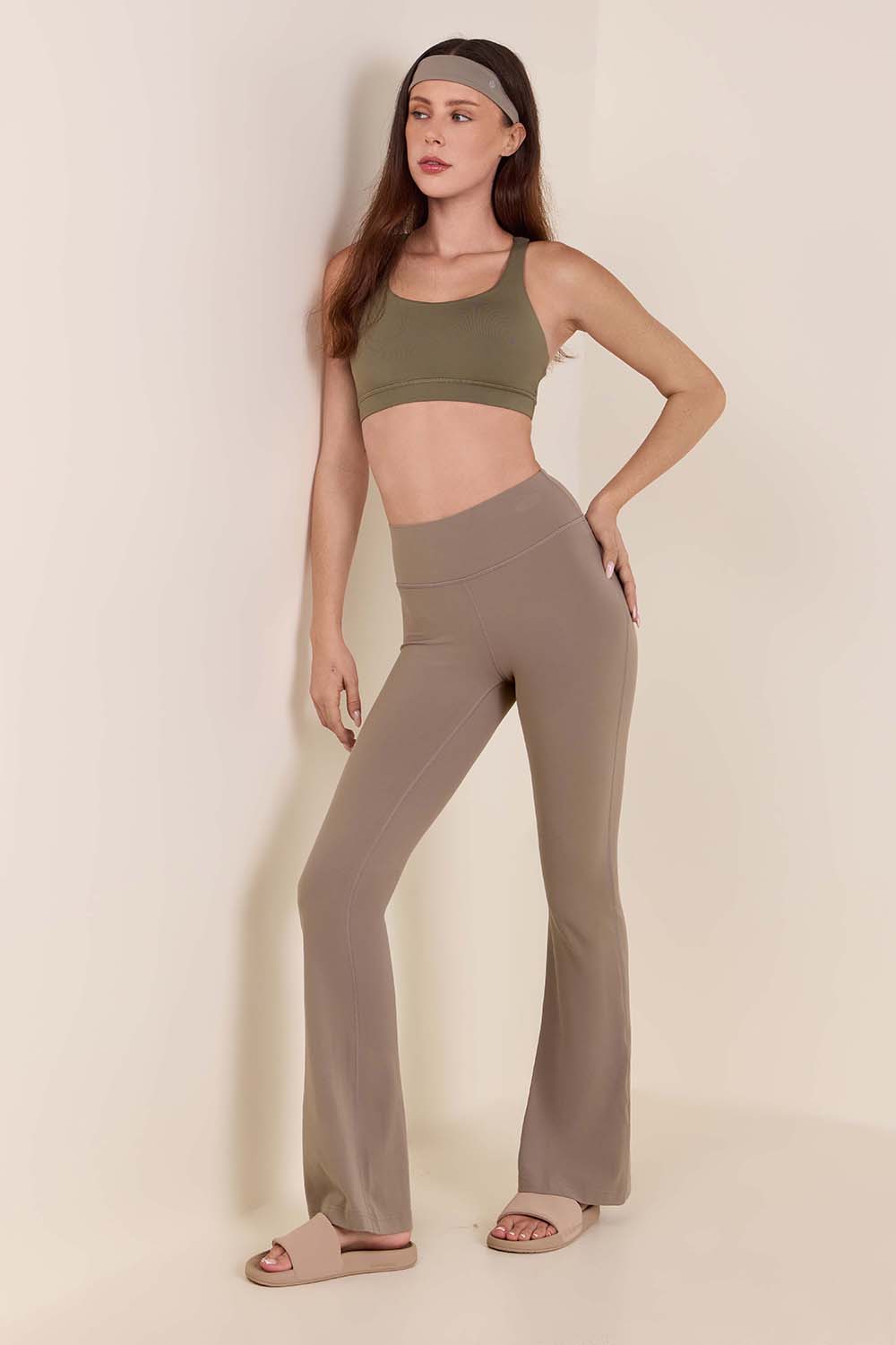 תמונת דוגמן קידמית של Luxtreme&trade; training headband