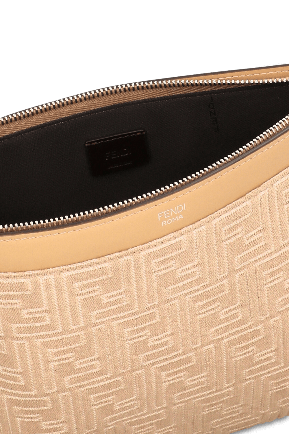 תמונת פנים של תיק קלאץ'