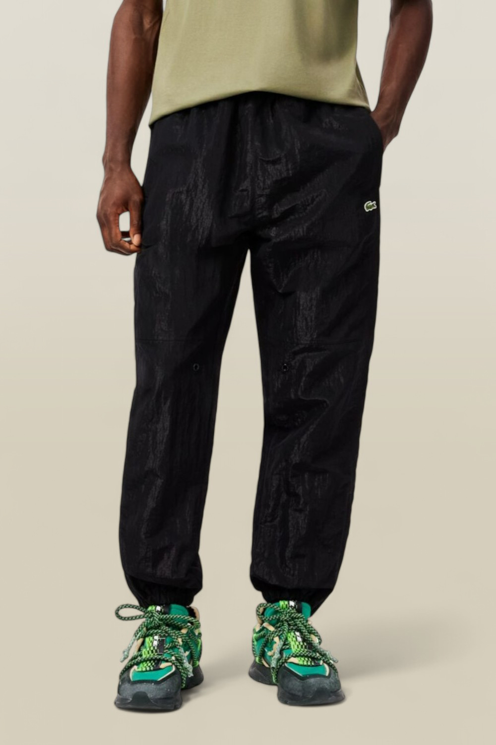 תמונת דוגמן קידמית של מכנסי ג'וגר