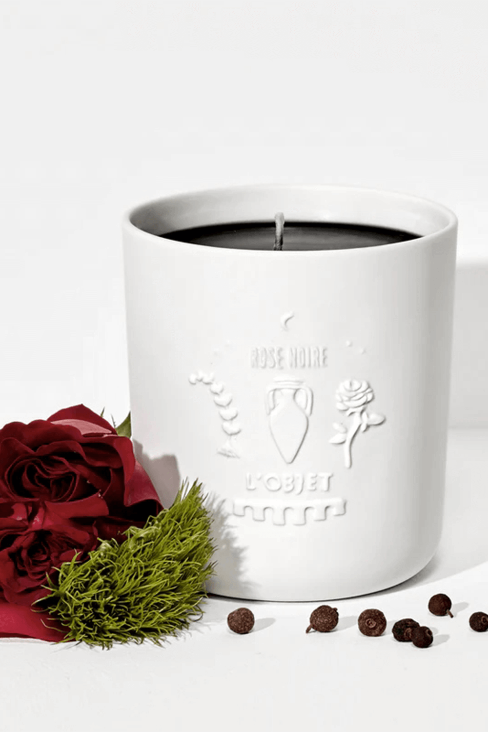 תמונת פנים של Apothecary Candle - Rose Noire 285 gr