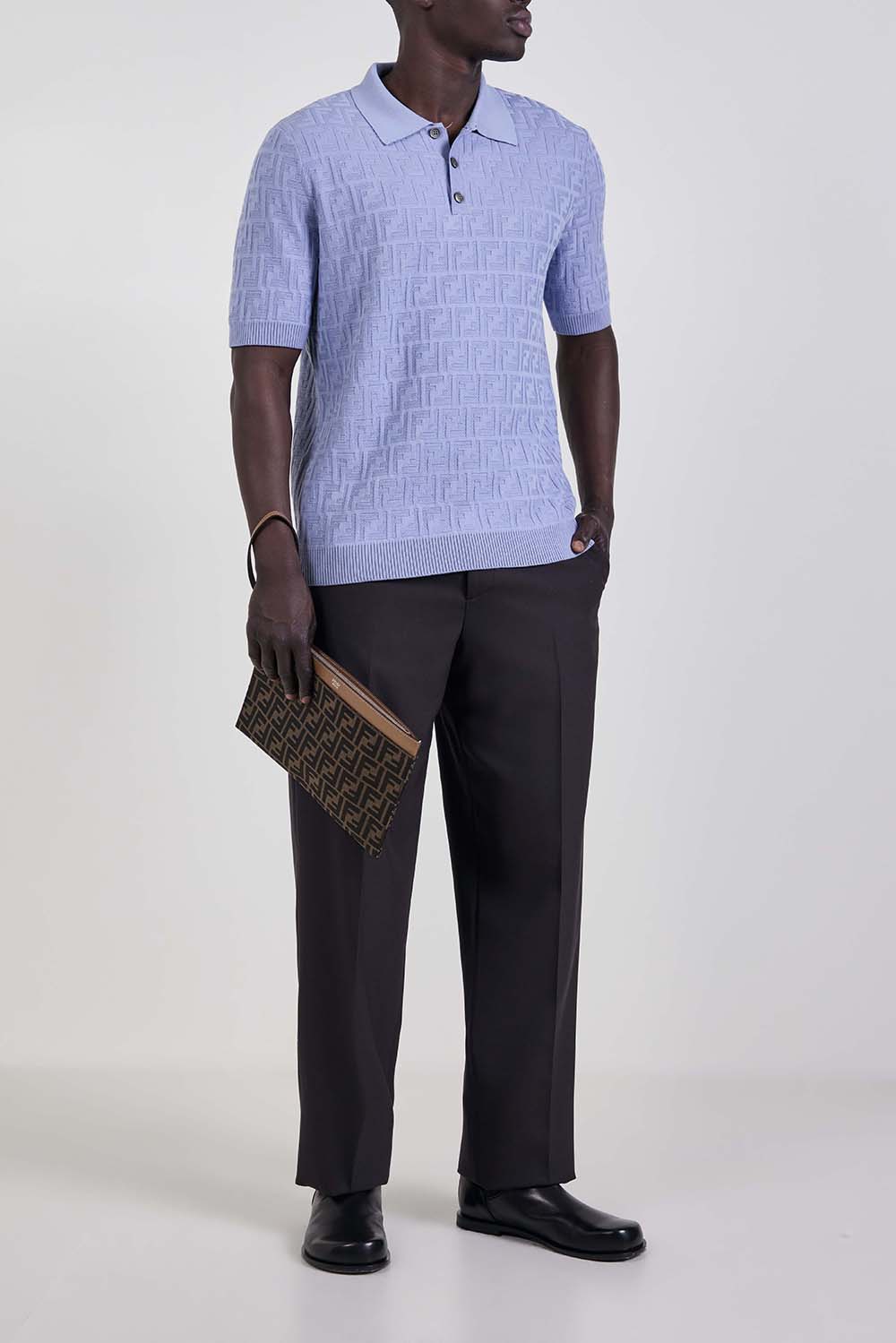 תמונת דוגמן קידמית של תיק קלאץ' בגודל מדיום