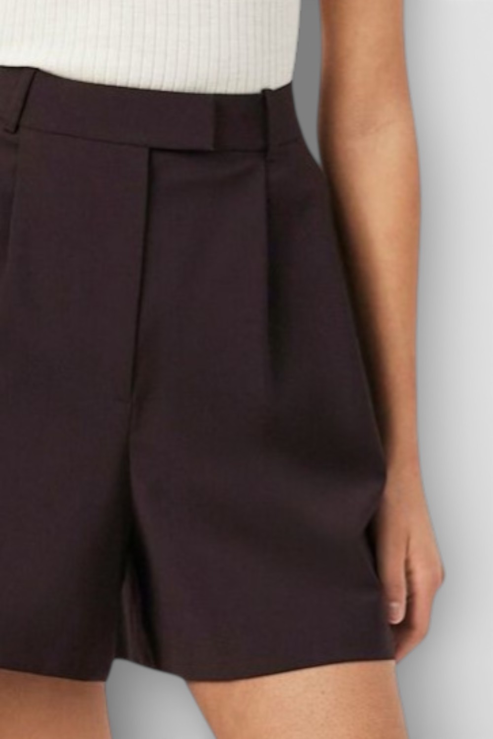 תמונת תקריב דוגמן של מכנסיים קצרים