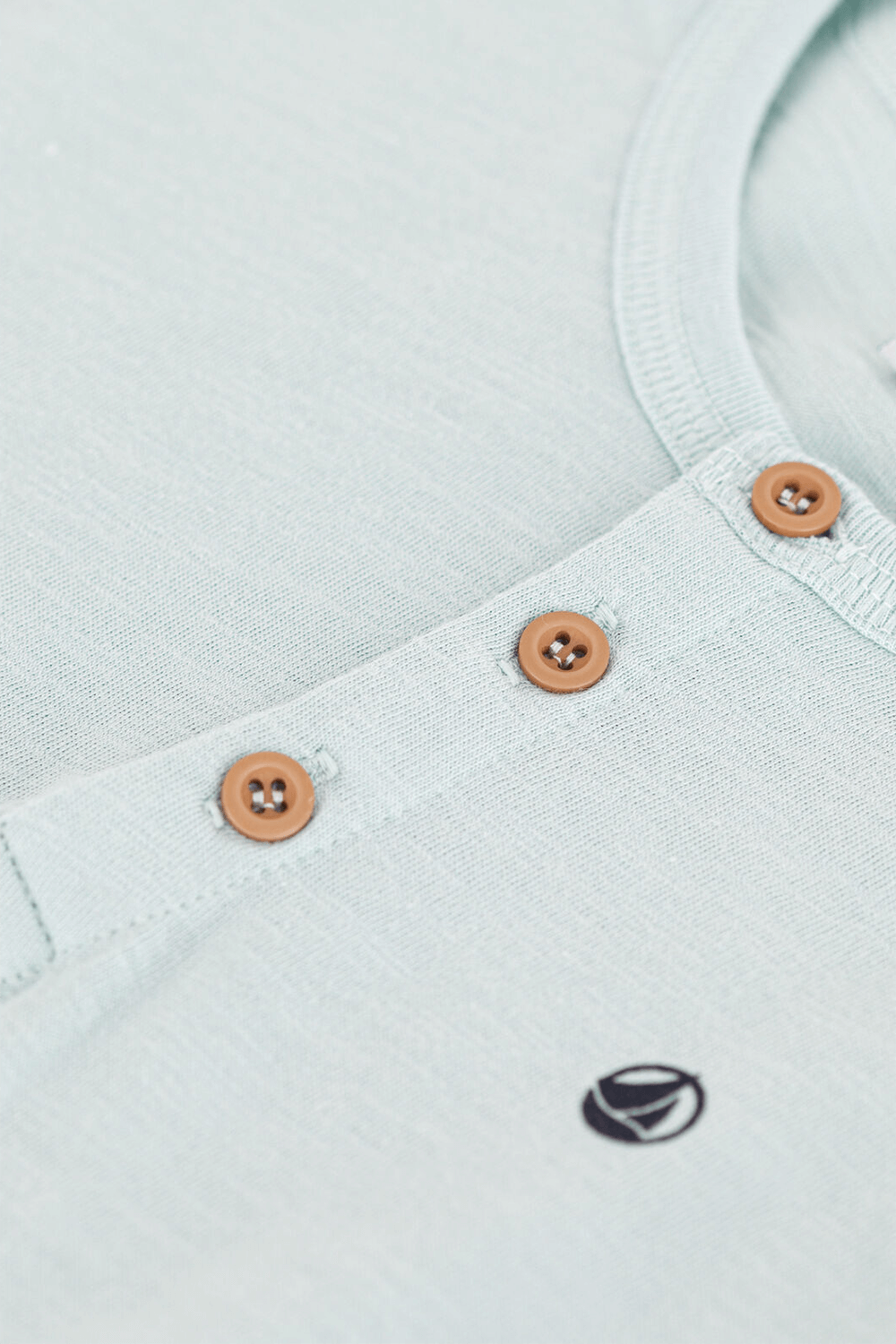 חולצת טי עם כפתורים - גילאי 3-5 שנים PETIT BATEAU