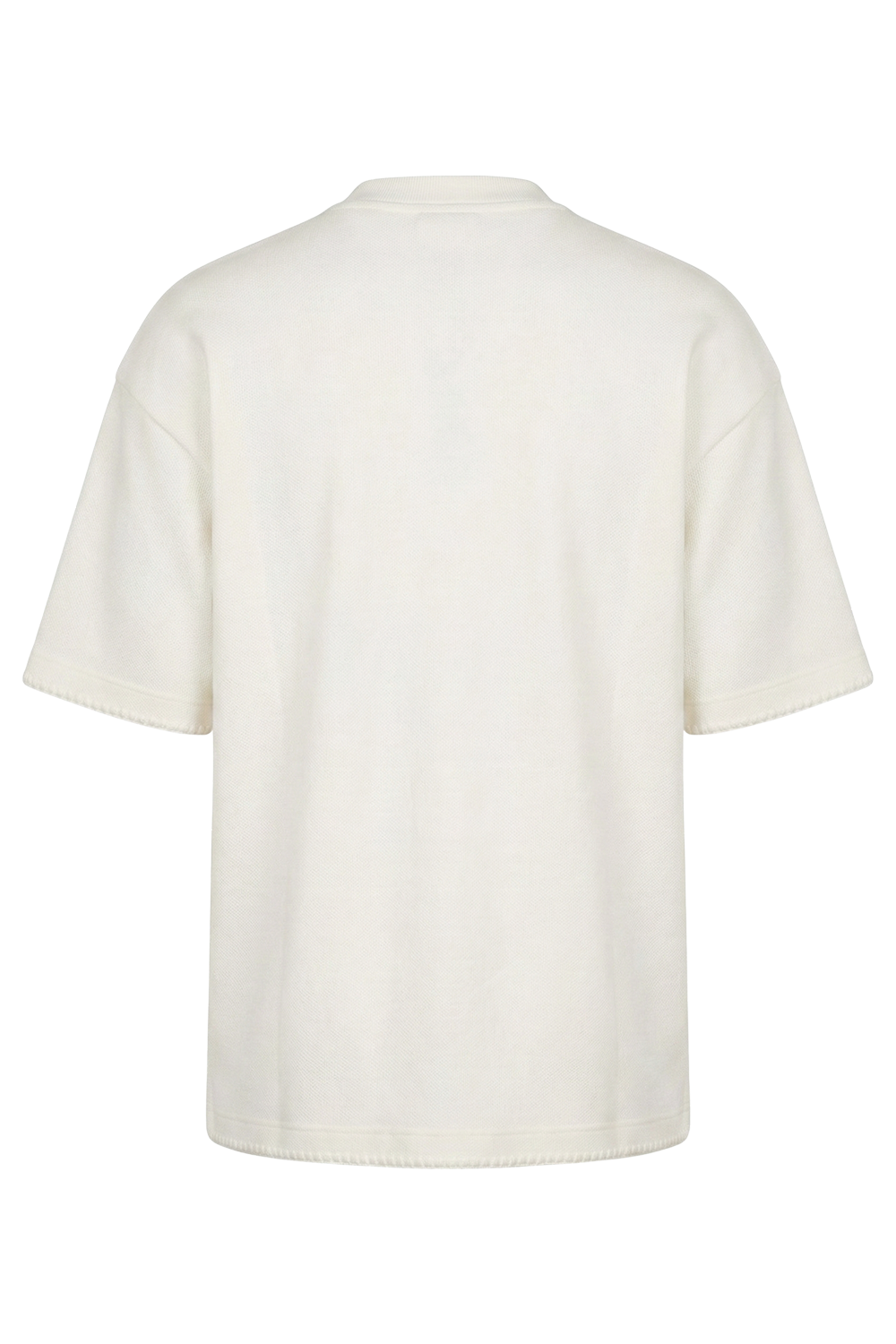 תמונה אחורית של חולצת טי בגזרה משוחררת