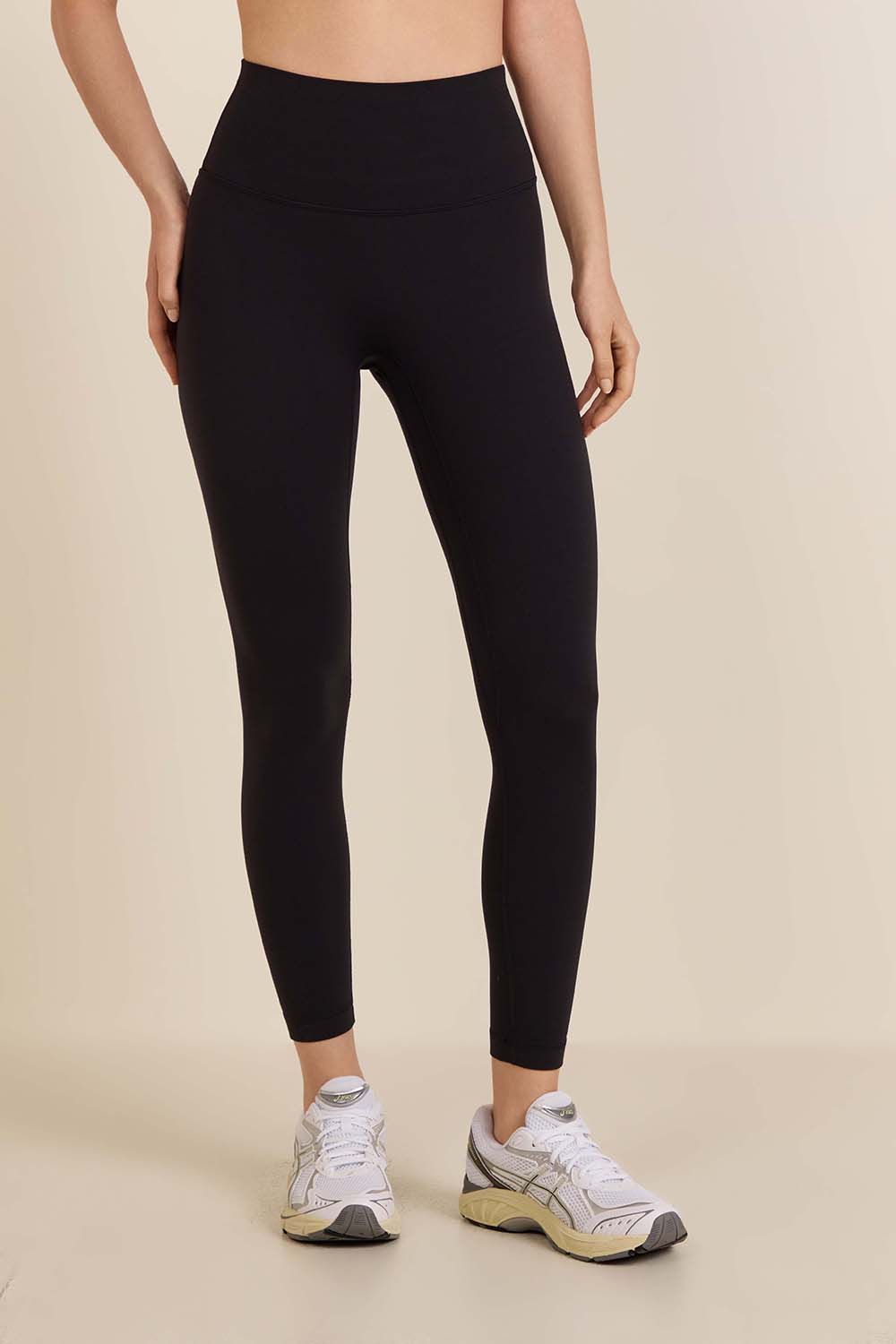 תמונת דוגמן קידמית של Align No-Line HR Pant 25'' Leggings