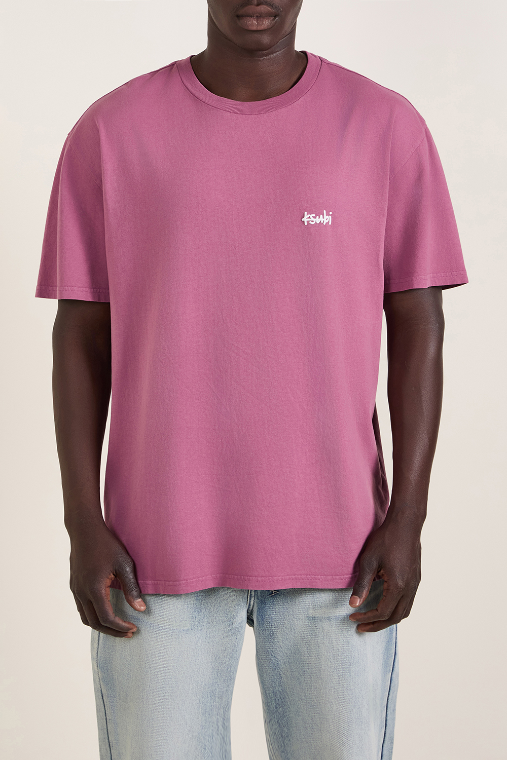 תמונת דוגמן קידמית של חולצת טי