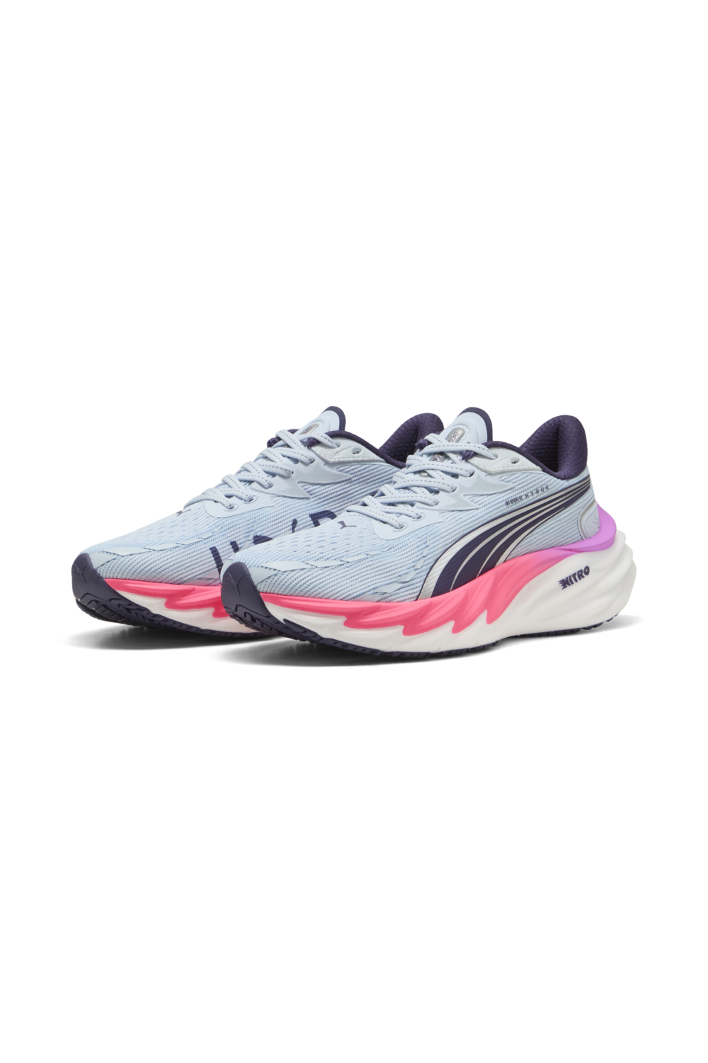 תמונת תקריב של נעלי ריצה ניטרו 4  פומה X הירקוס