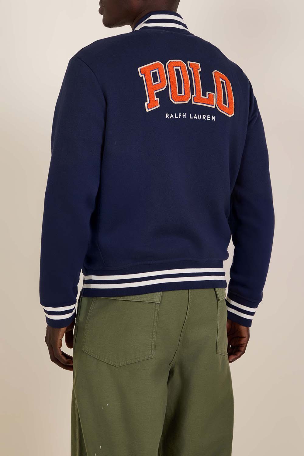 תמונת דוגמן אחורית של ז'קט בומבר