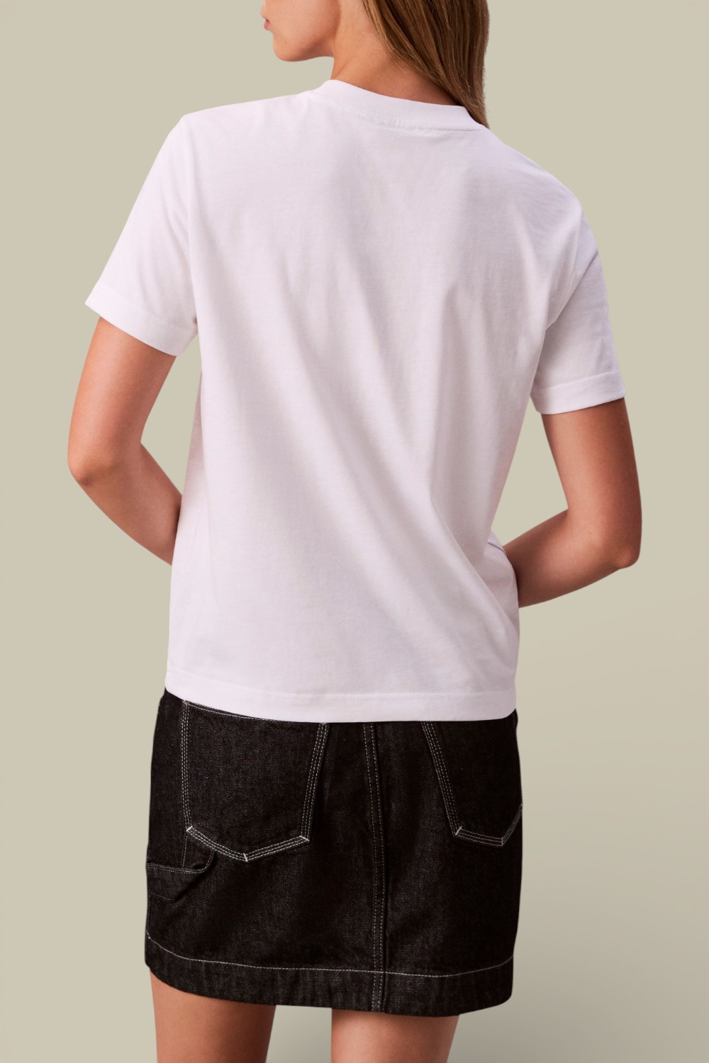 תמונת דוגמן אחורית של חולצת טי