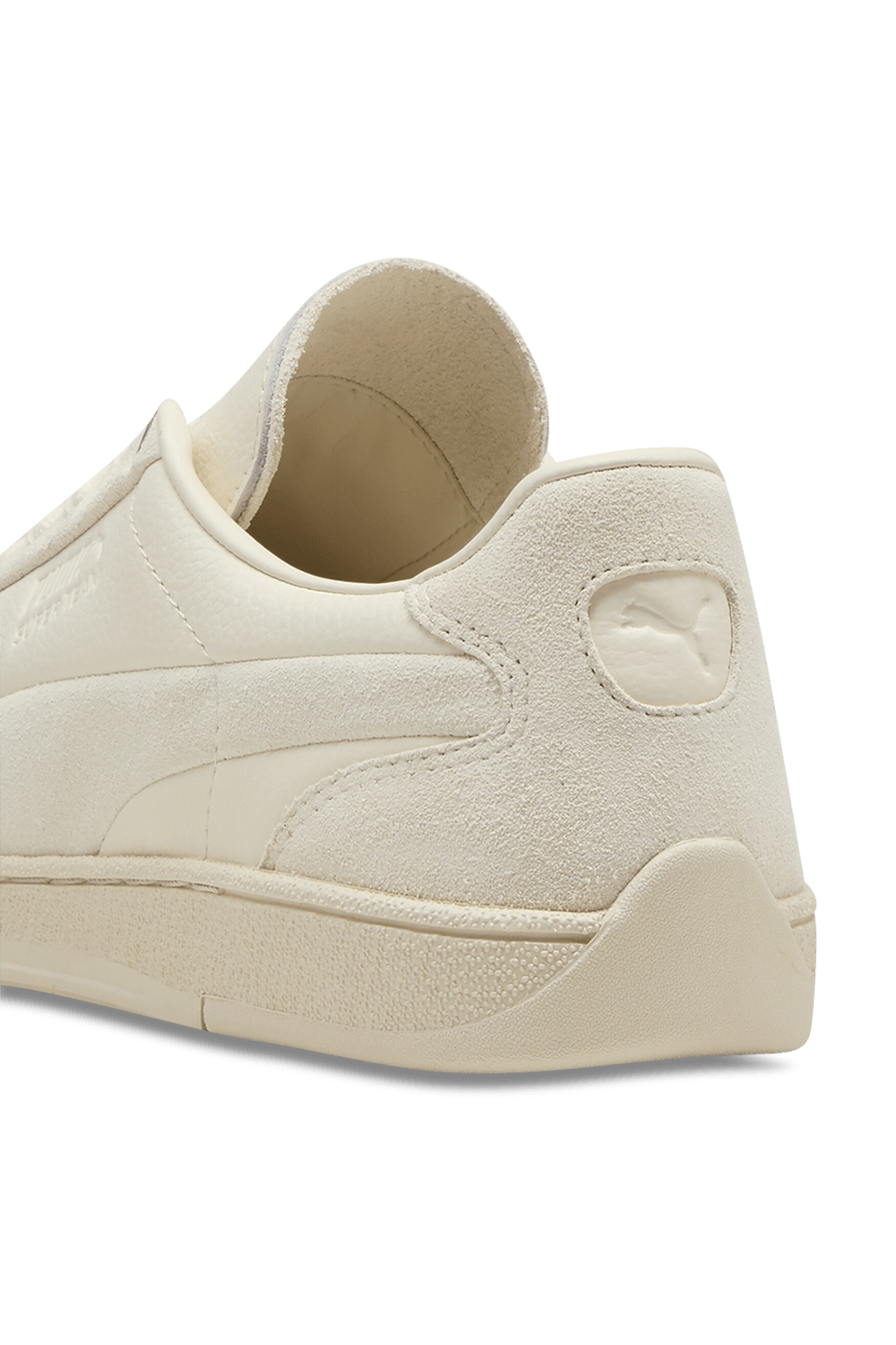 תמונת תקריב של פומה X רפרזנט נעלי סניקרס סופר טים