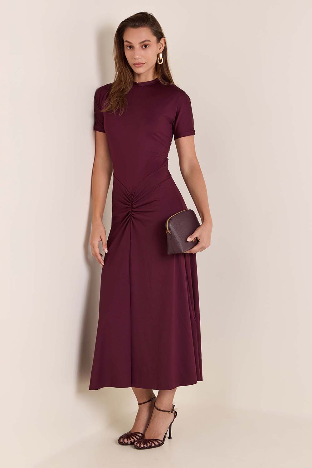 תמונת דוגמן קידמית של סנדלי עקב