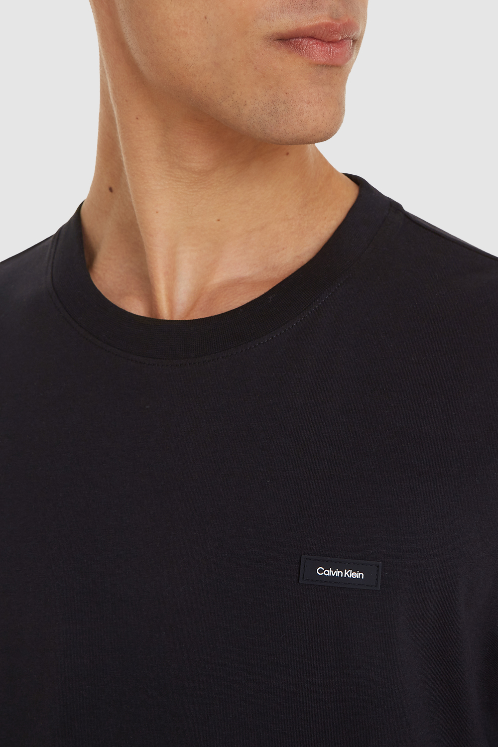 תמונת תקריב דוגמן של חולצת טי