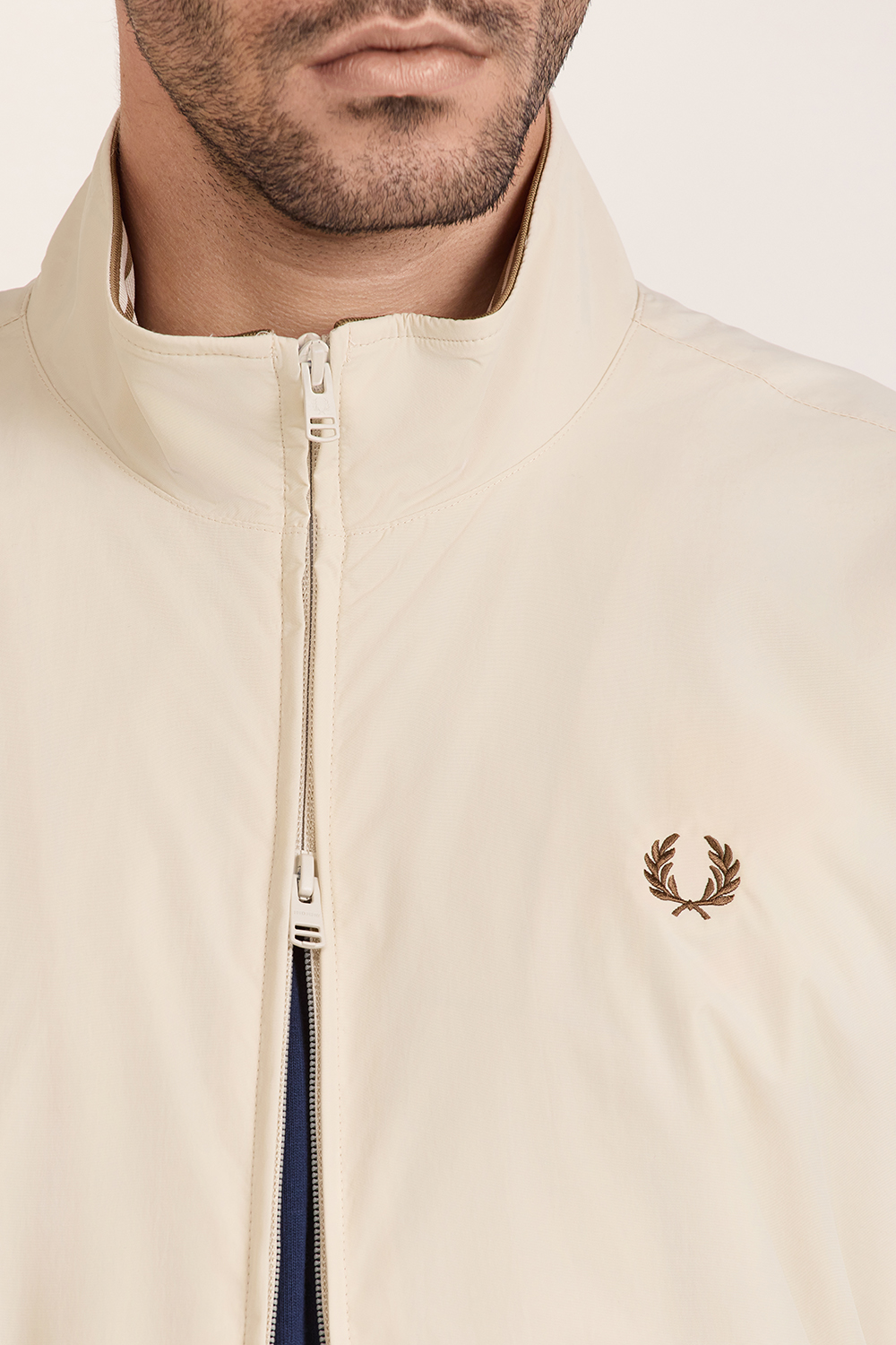 תמונת תקריב דוגמן של ז'קט ברנטהם