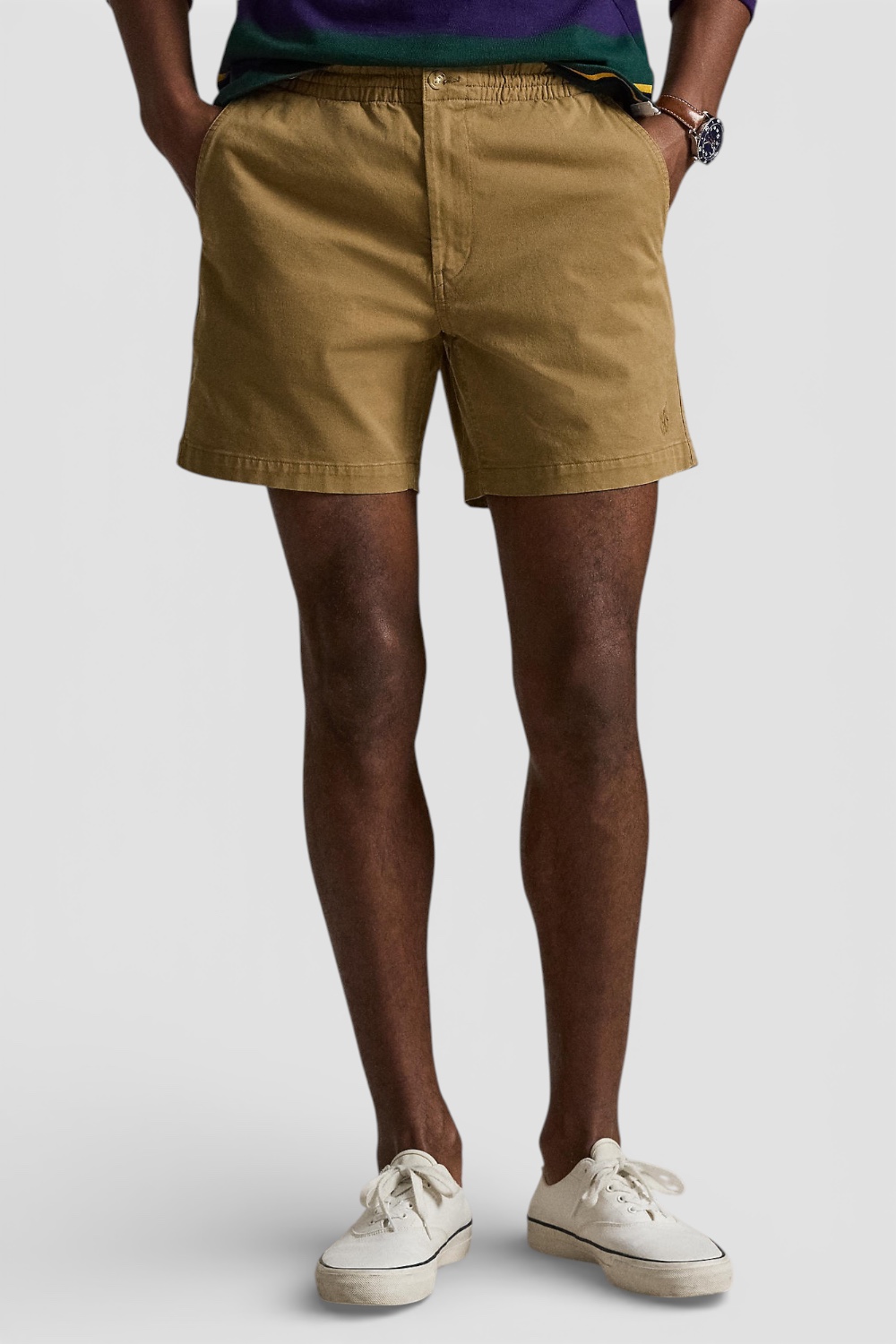 תמונת דוגמן קידמית של מכנסיים קצרים